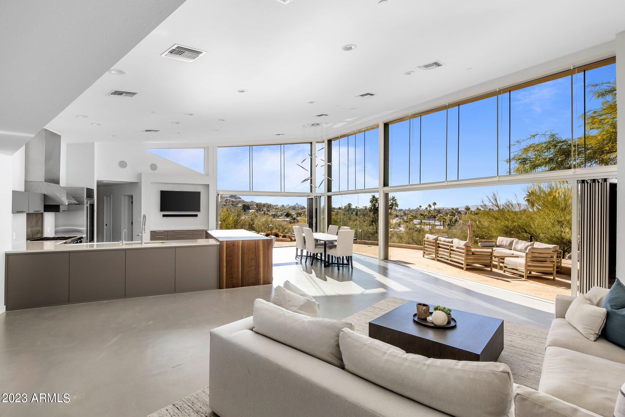 CAMELBACK FOOTHILLS - Residential