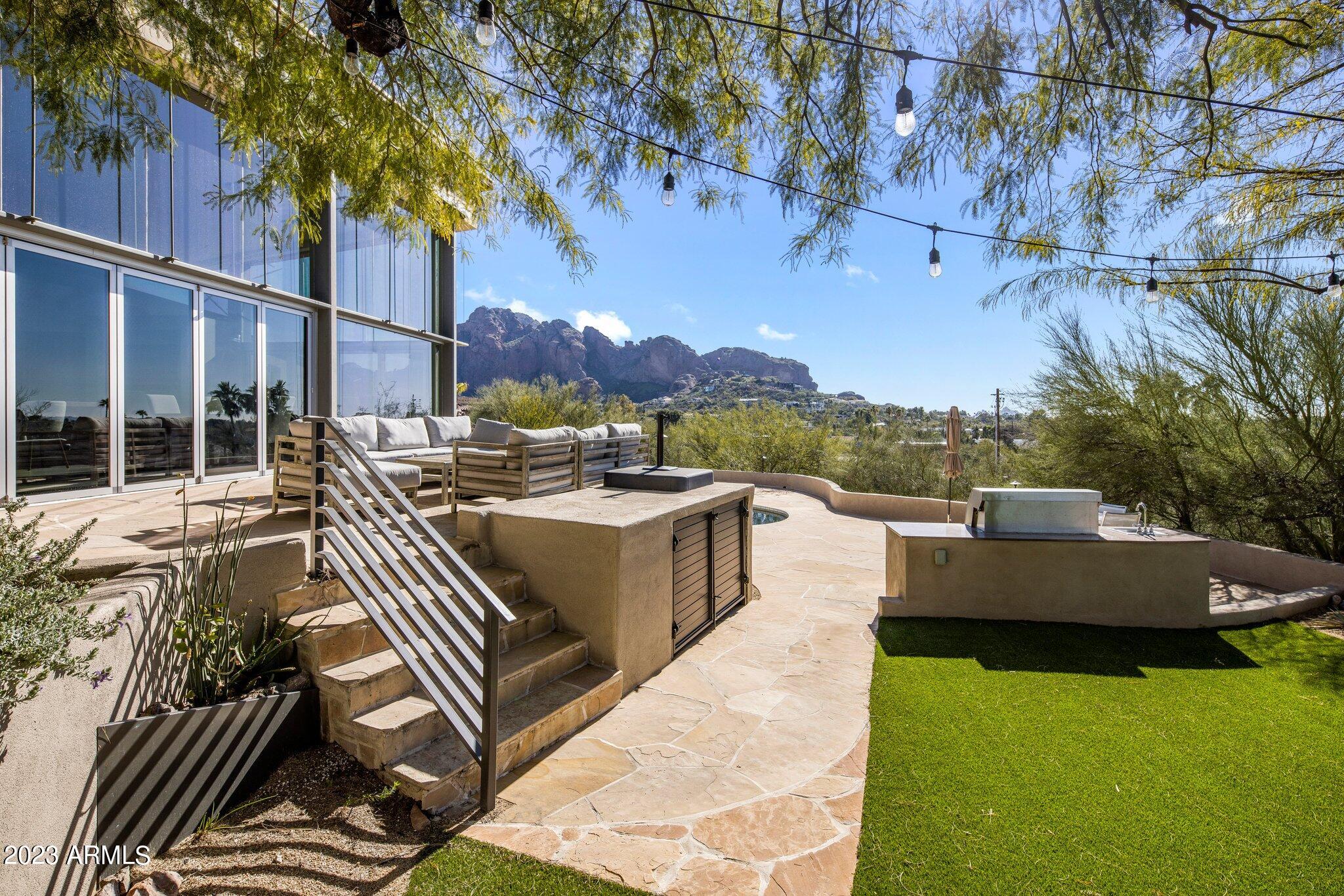CAMELBACK FOOTHILLS - Residential