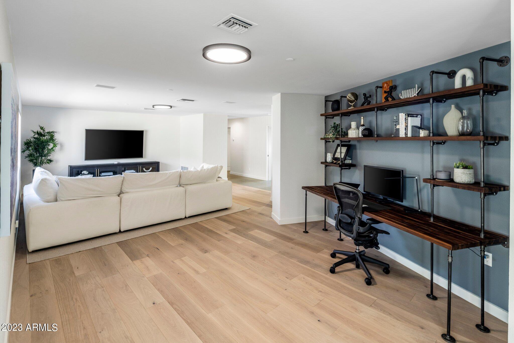 CAMELBACK FOOTHILLS - Residential
