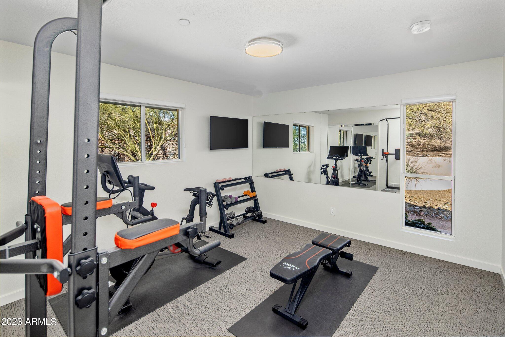 CAMELBACK FOOTHILLS - Residential