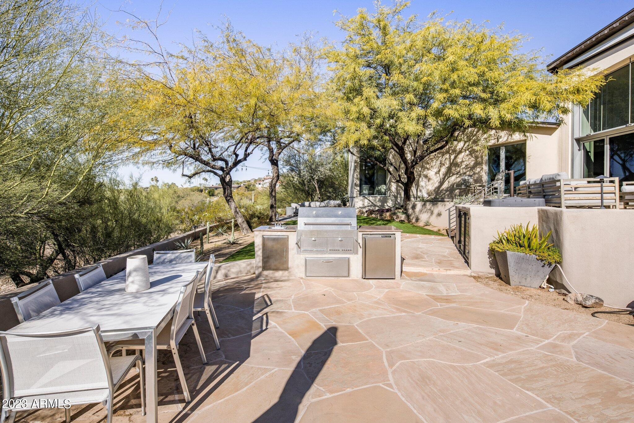 CAMELBACK FOOTHILLS - Residential