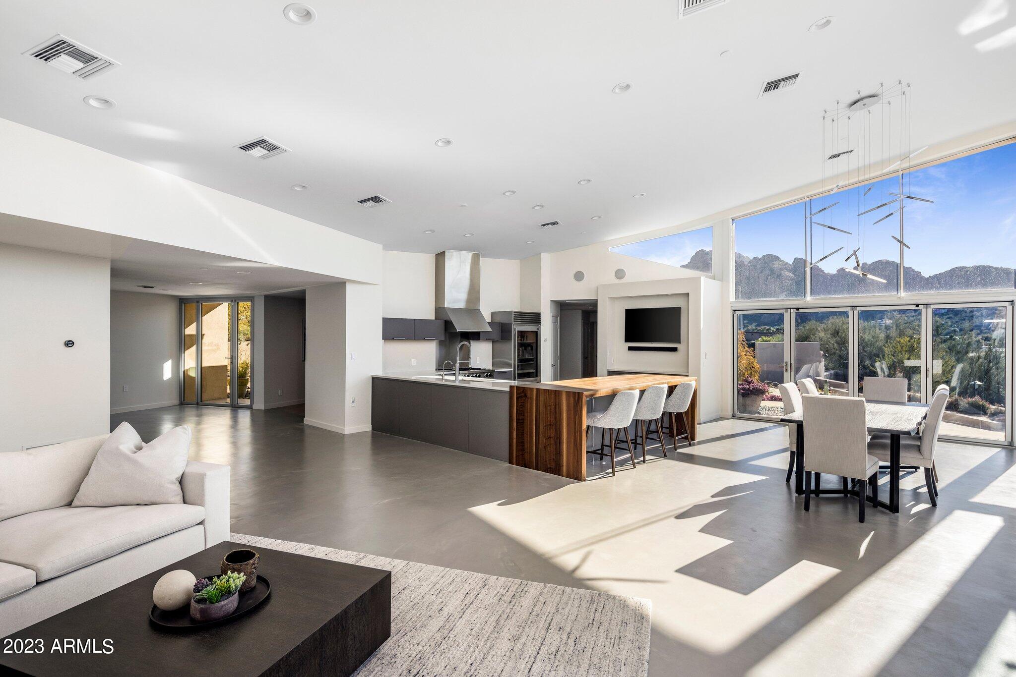 CAMELBACK FOOTHILLS - Residential