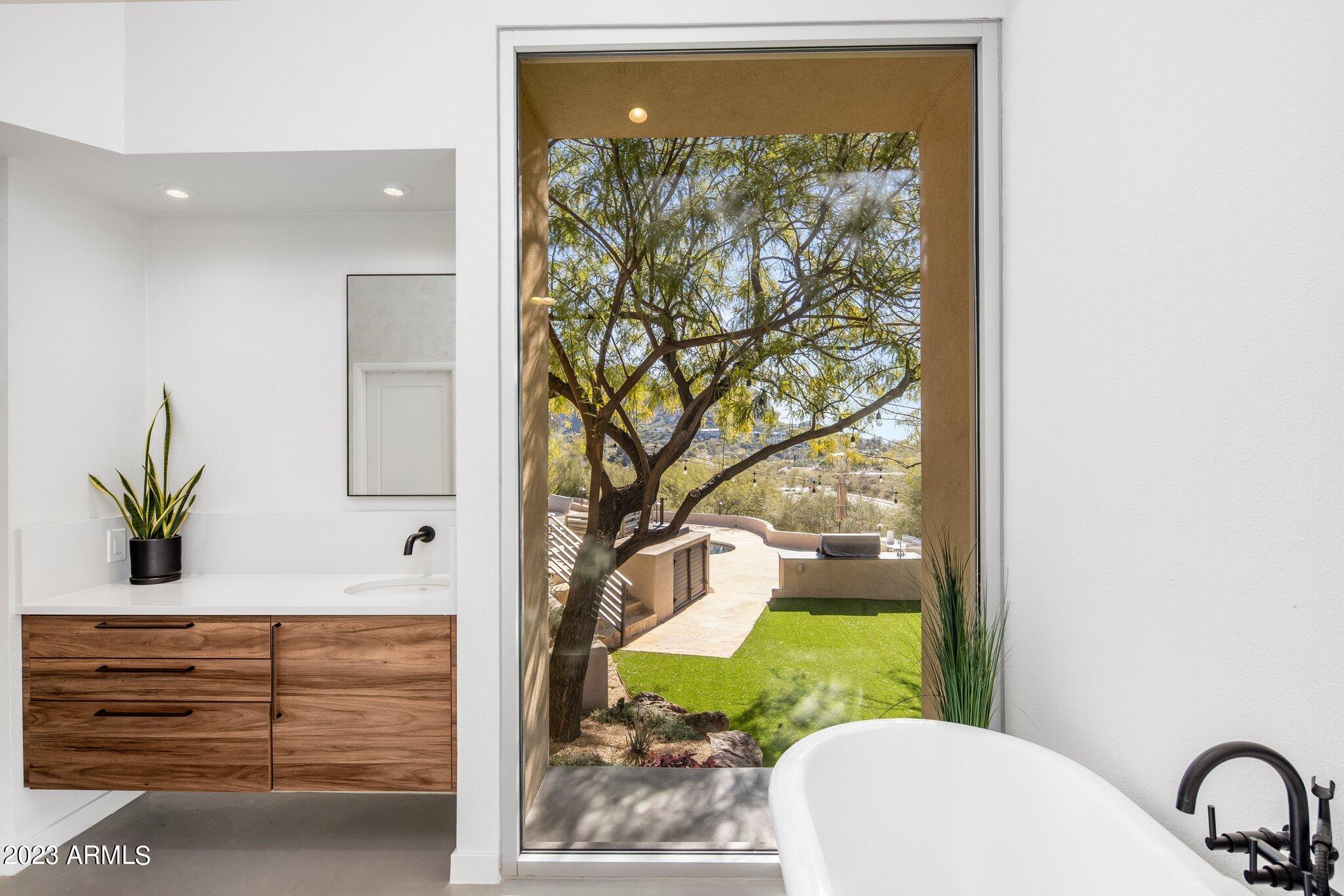 CAMELBACK FOOTHILLS - Residential