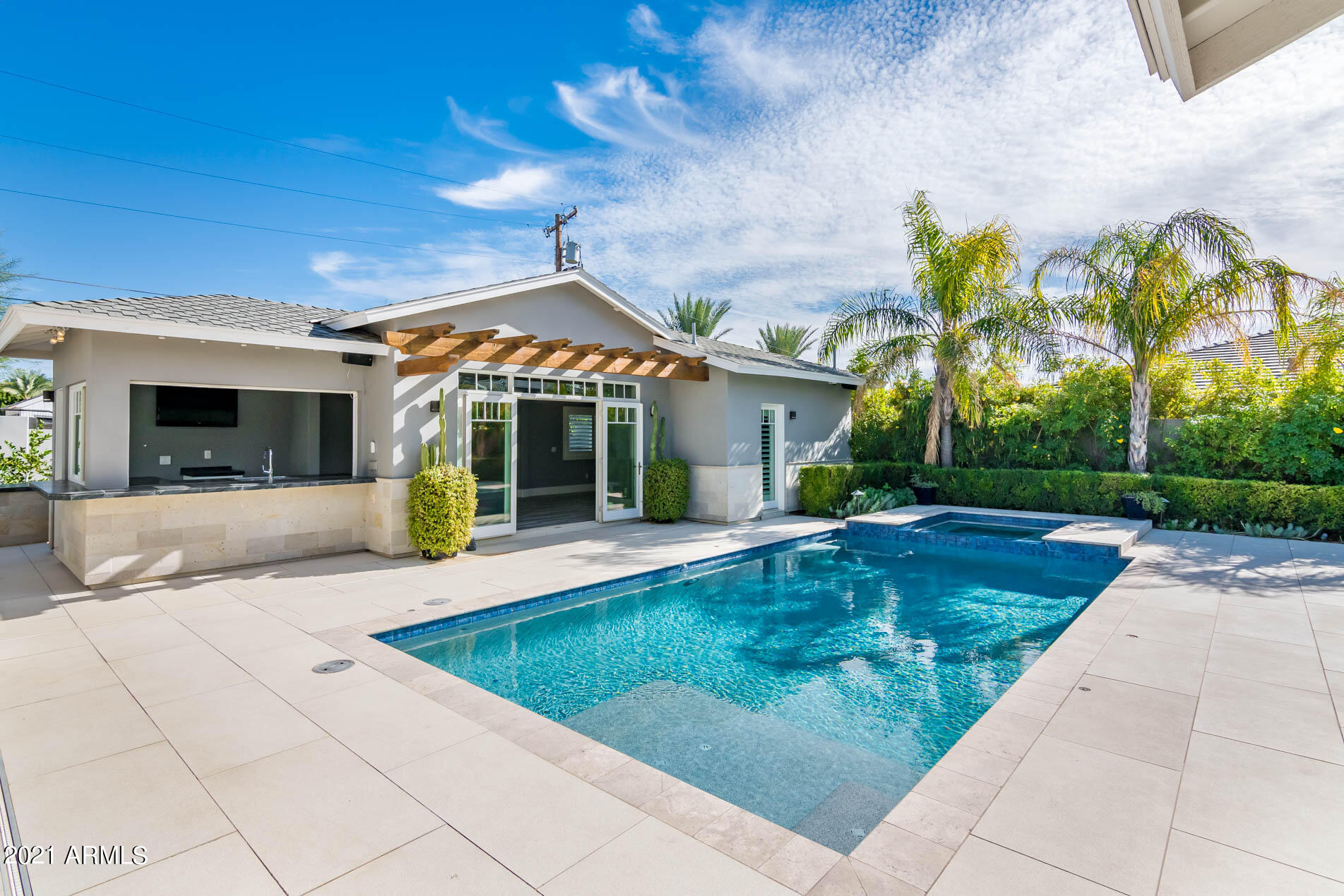 ARCADIA MANORS - Residential