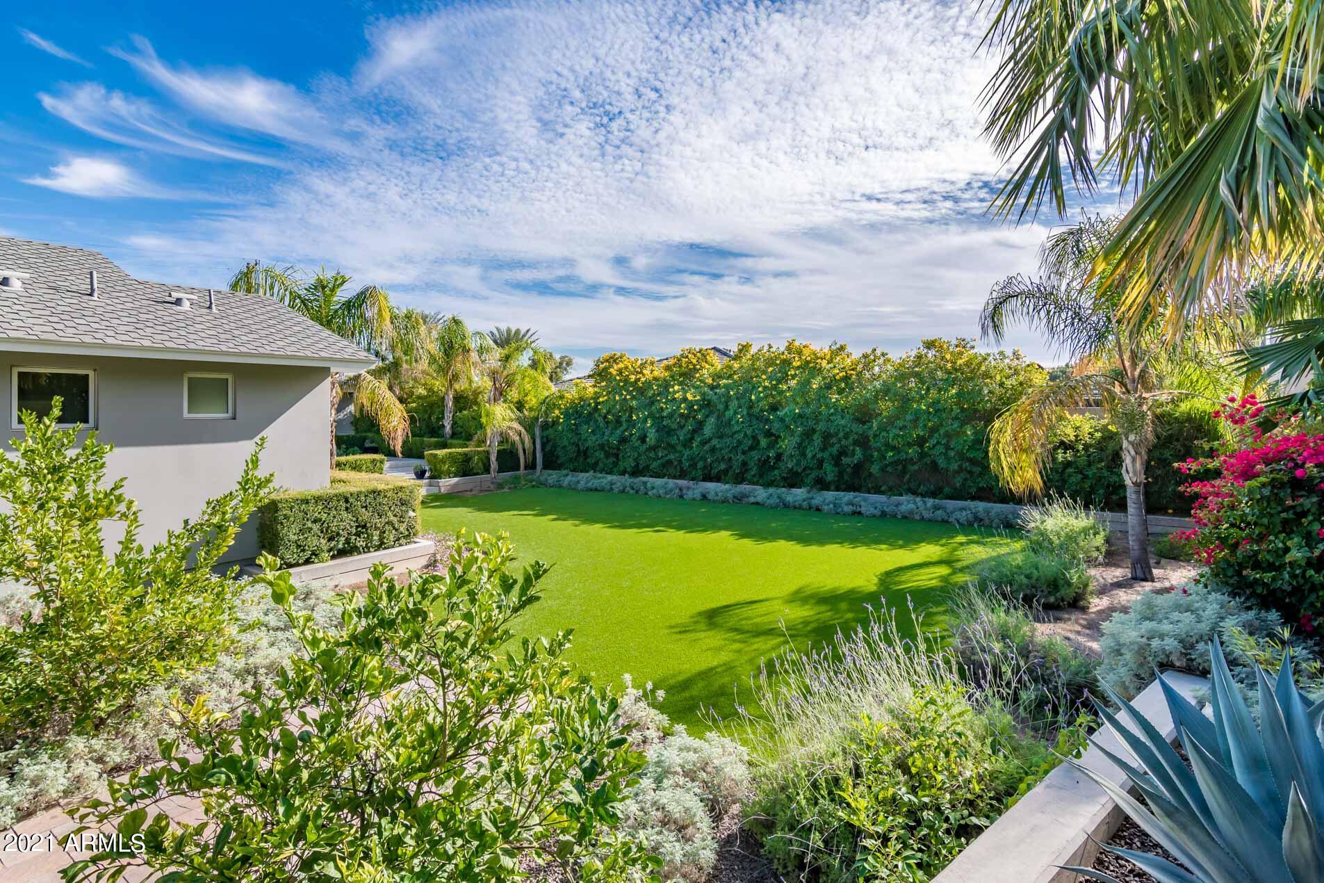 ARCADIA MANORS - Residential