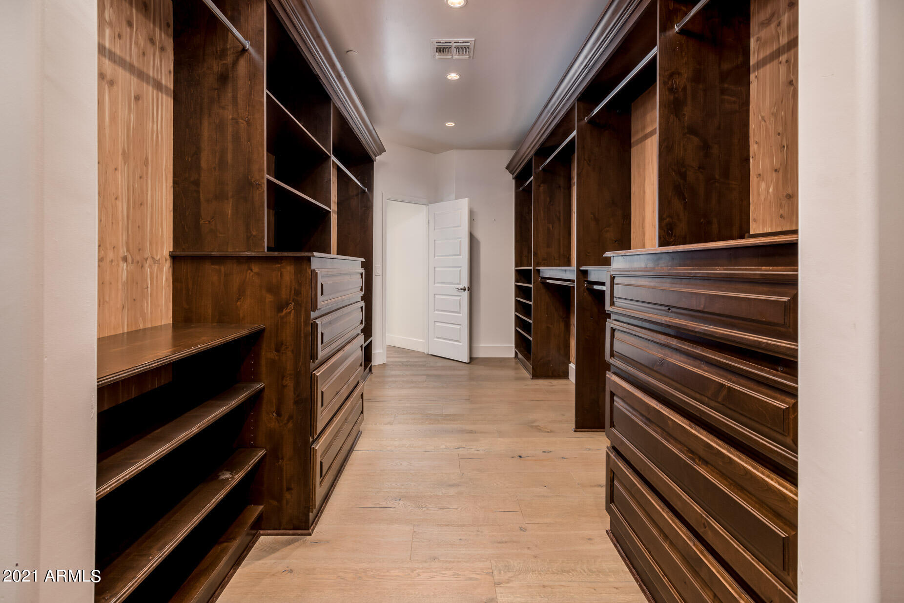 ARCADIA MANORS - Residential
