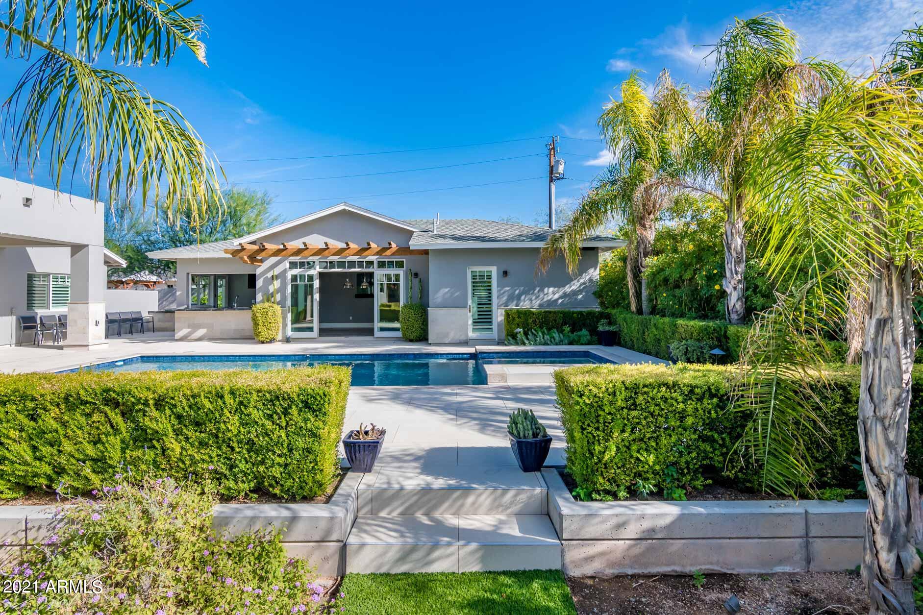 ARCADIA MANORS - Residential