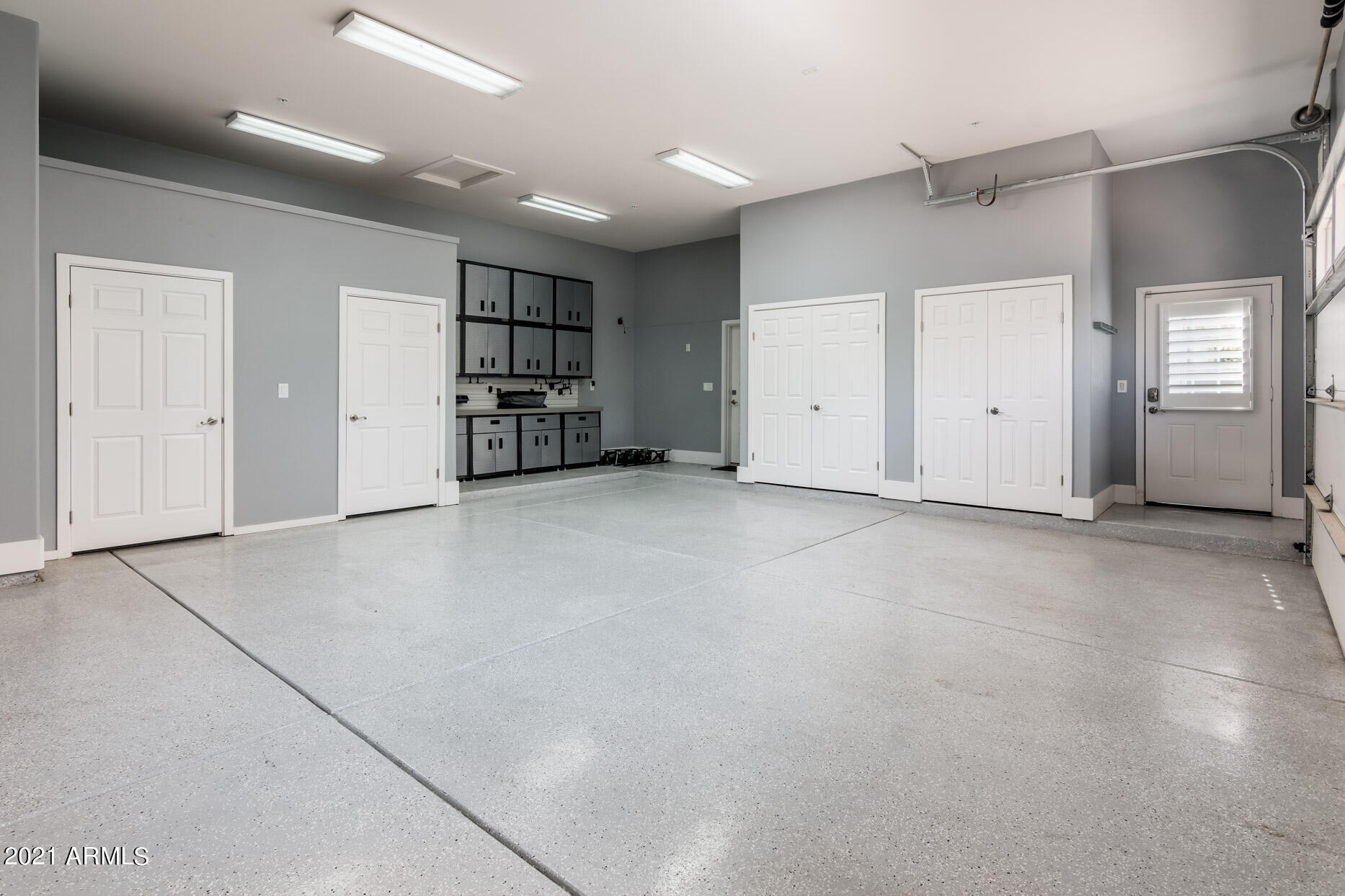 ARCADIA MANORS - Residential