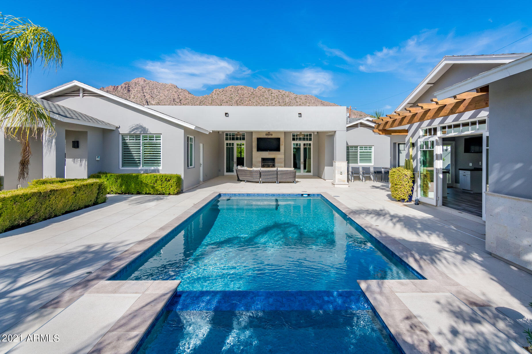 ARCADIA MANORS - Residential