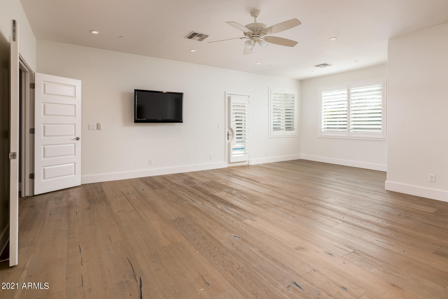 ARCADIA MANORS - Residential