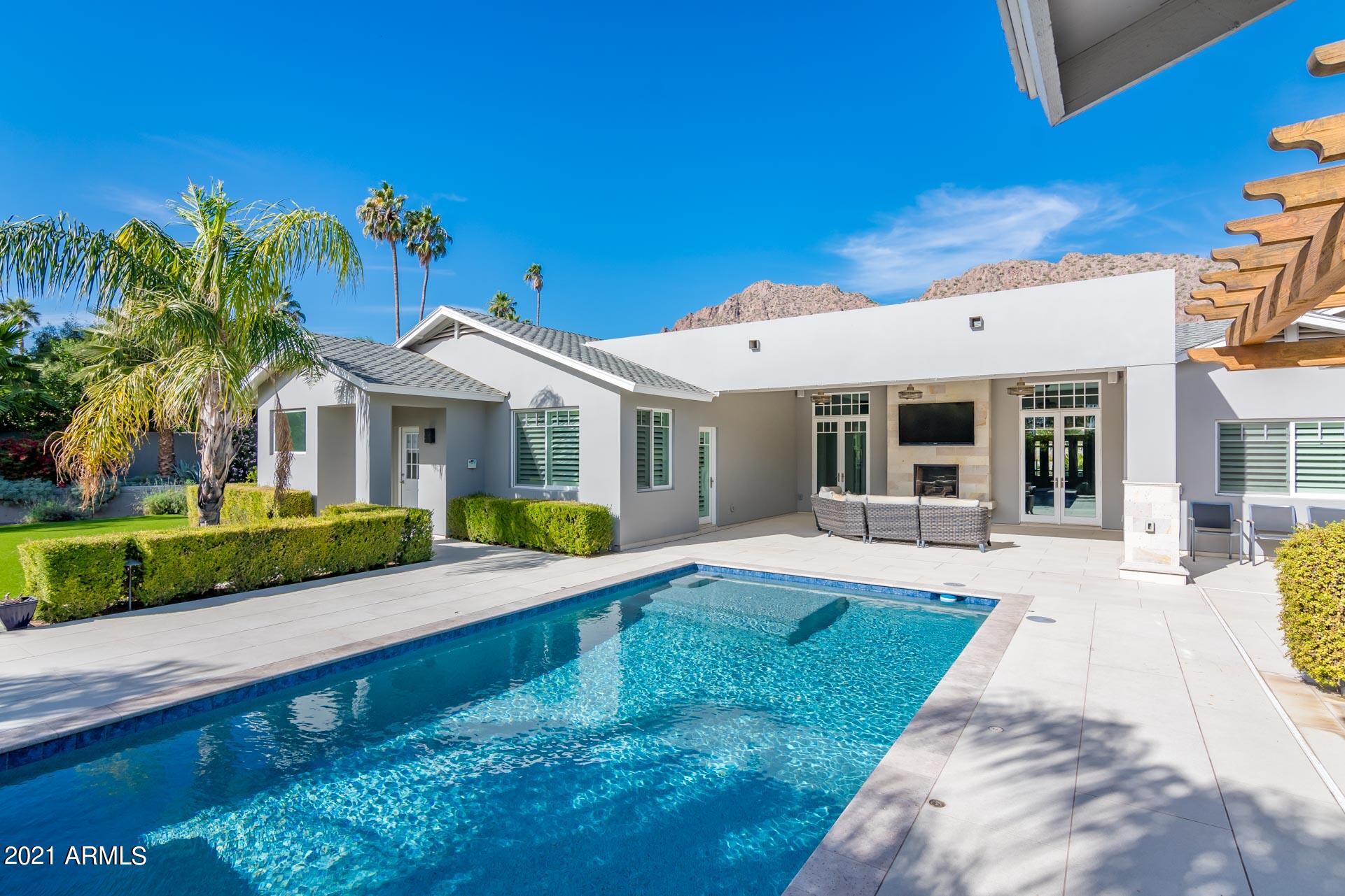 ARCADIA MANORS - Residential