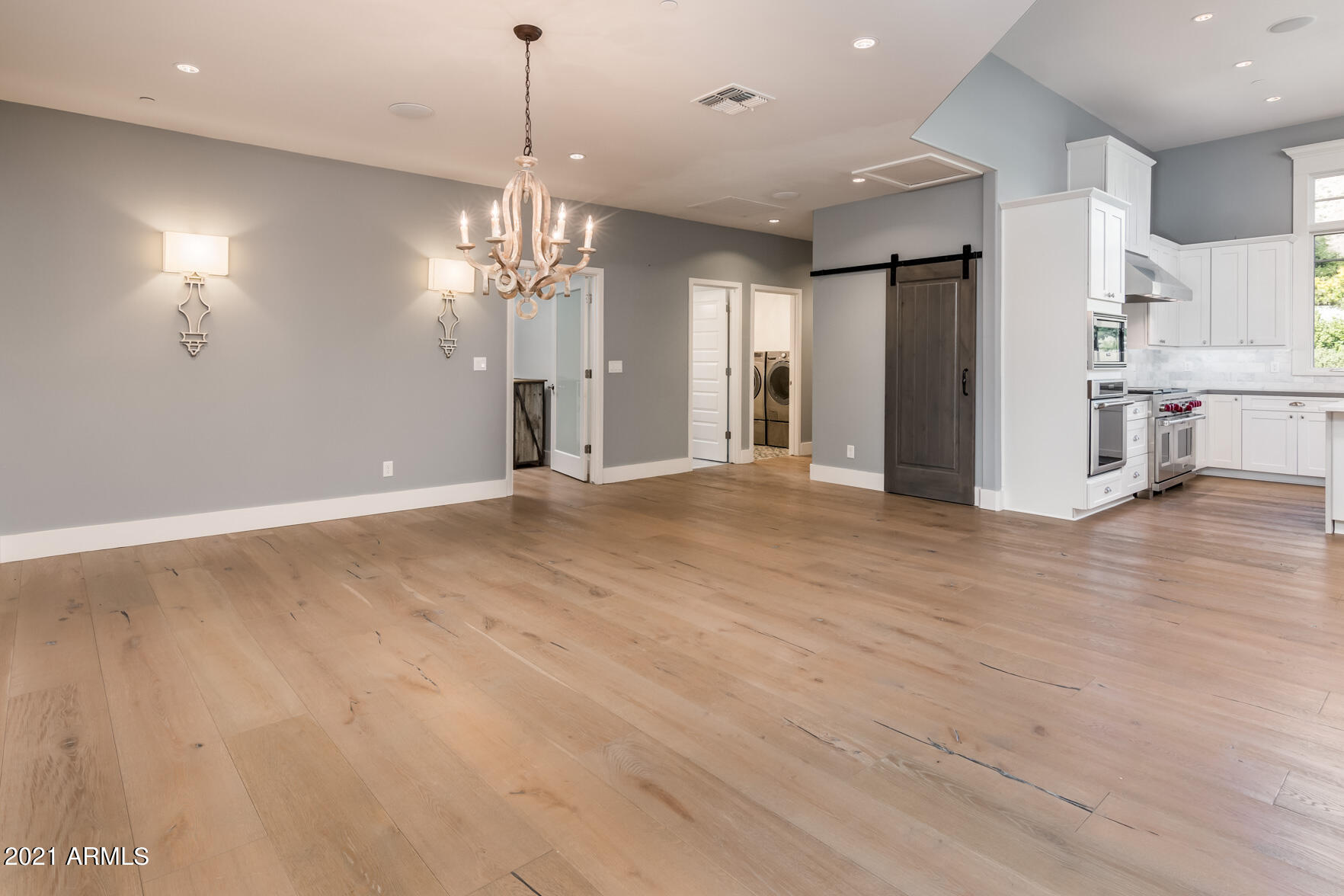 ARCADIA MANORS - Residential