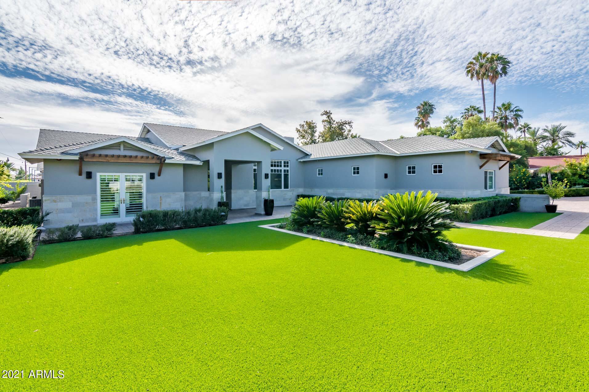 ARCADIA MANORS - Residential