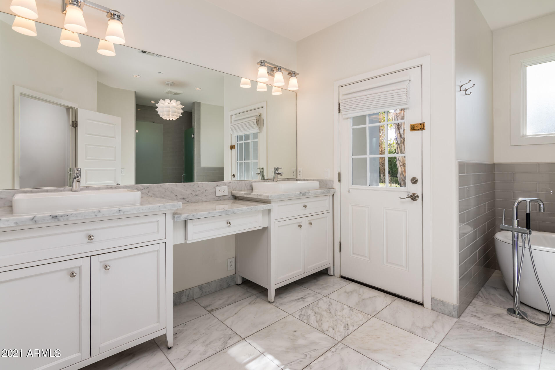 ARCADIA MANORS - Residential
