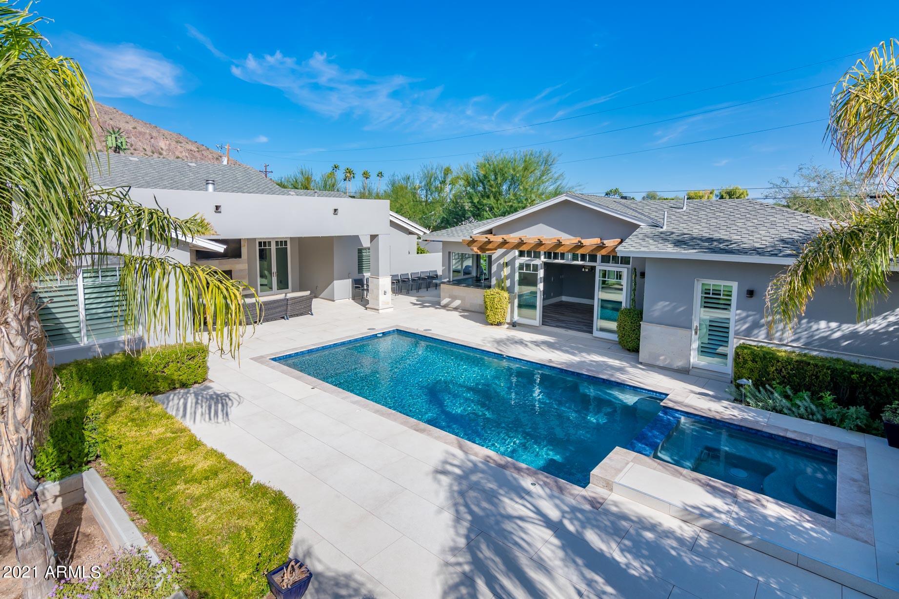 ARCADIA MANORS - Residential