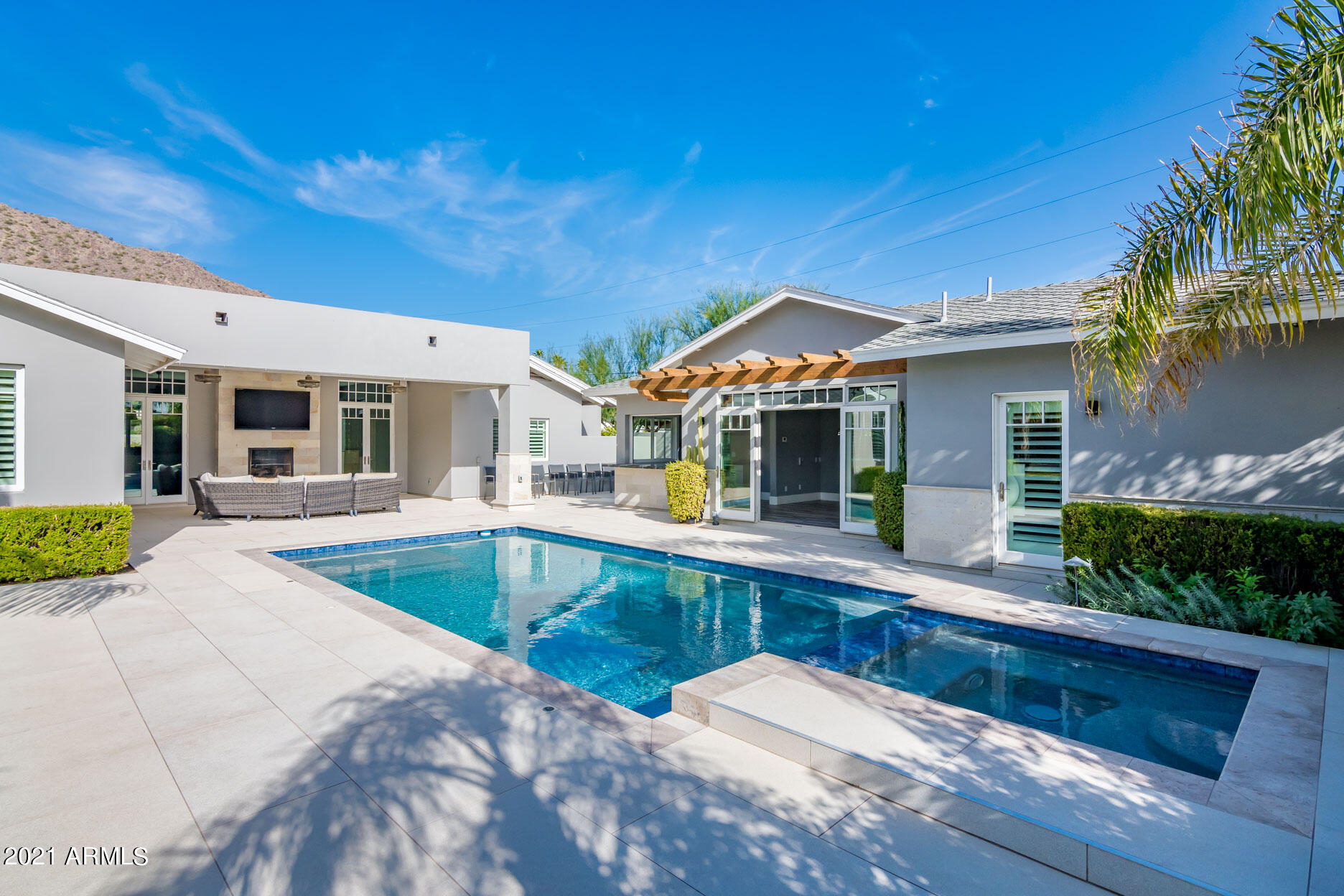 ARCADIA MANORS - Residential