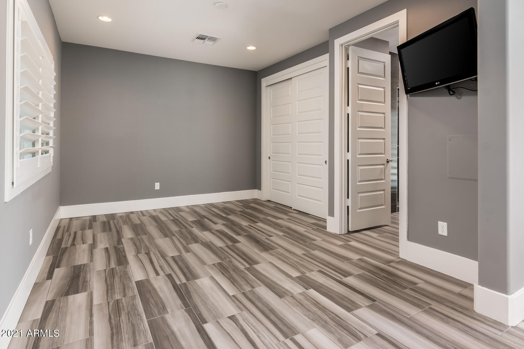 ARCADIA MANORS - Residential