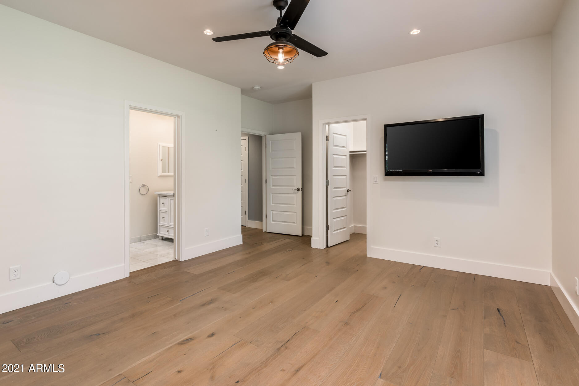 ARCADIA MANORS - Residential