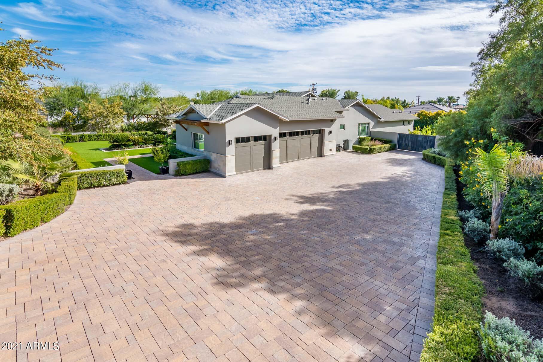 ARCADIA MANORS - Residential