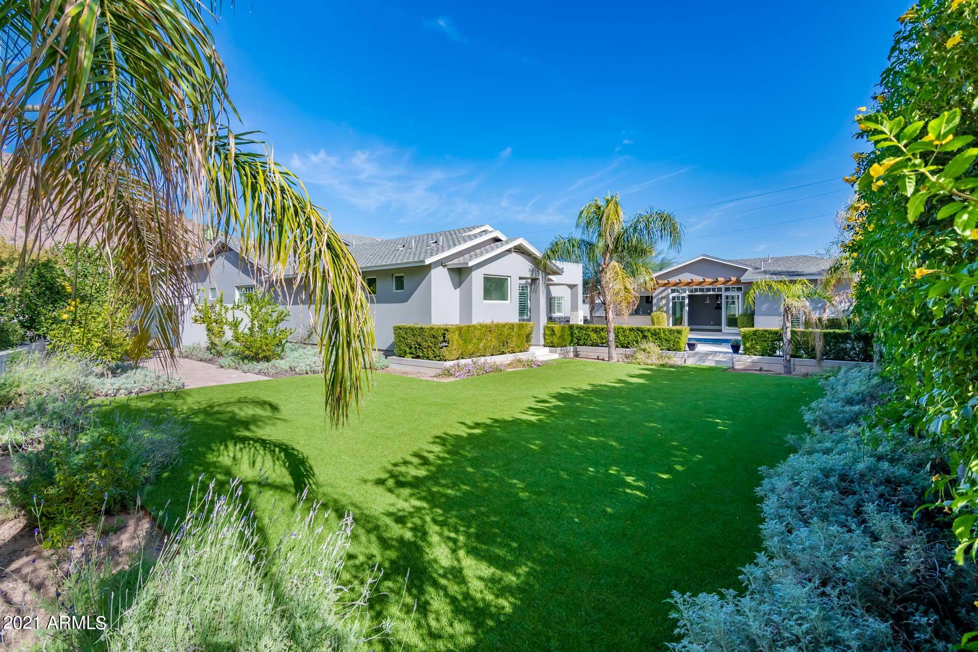 ARCADIA MANORS - Residential