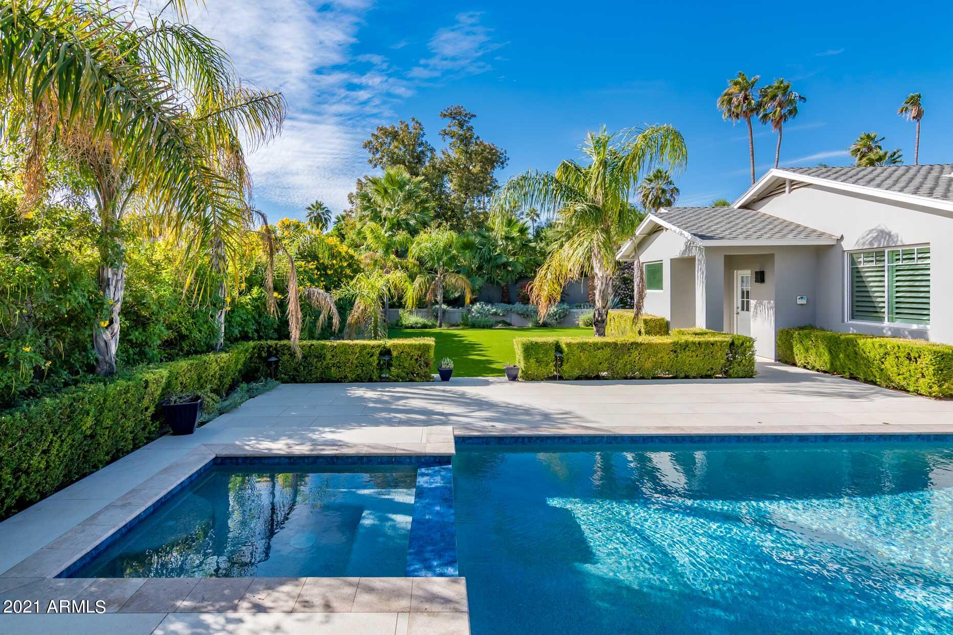 ARCADIA MANORS - Residential
