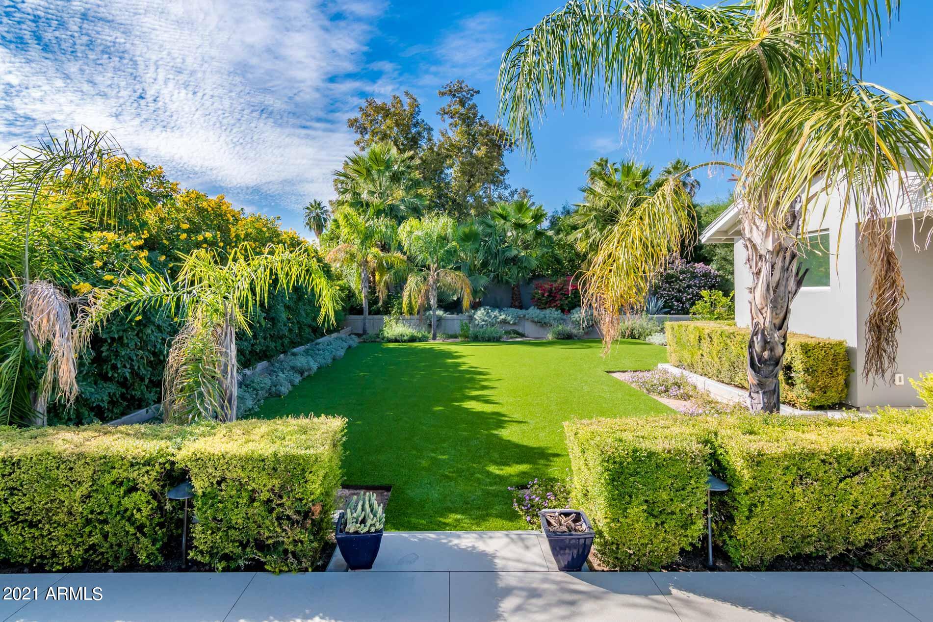 ARCADIA MANORS - Residential
