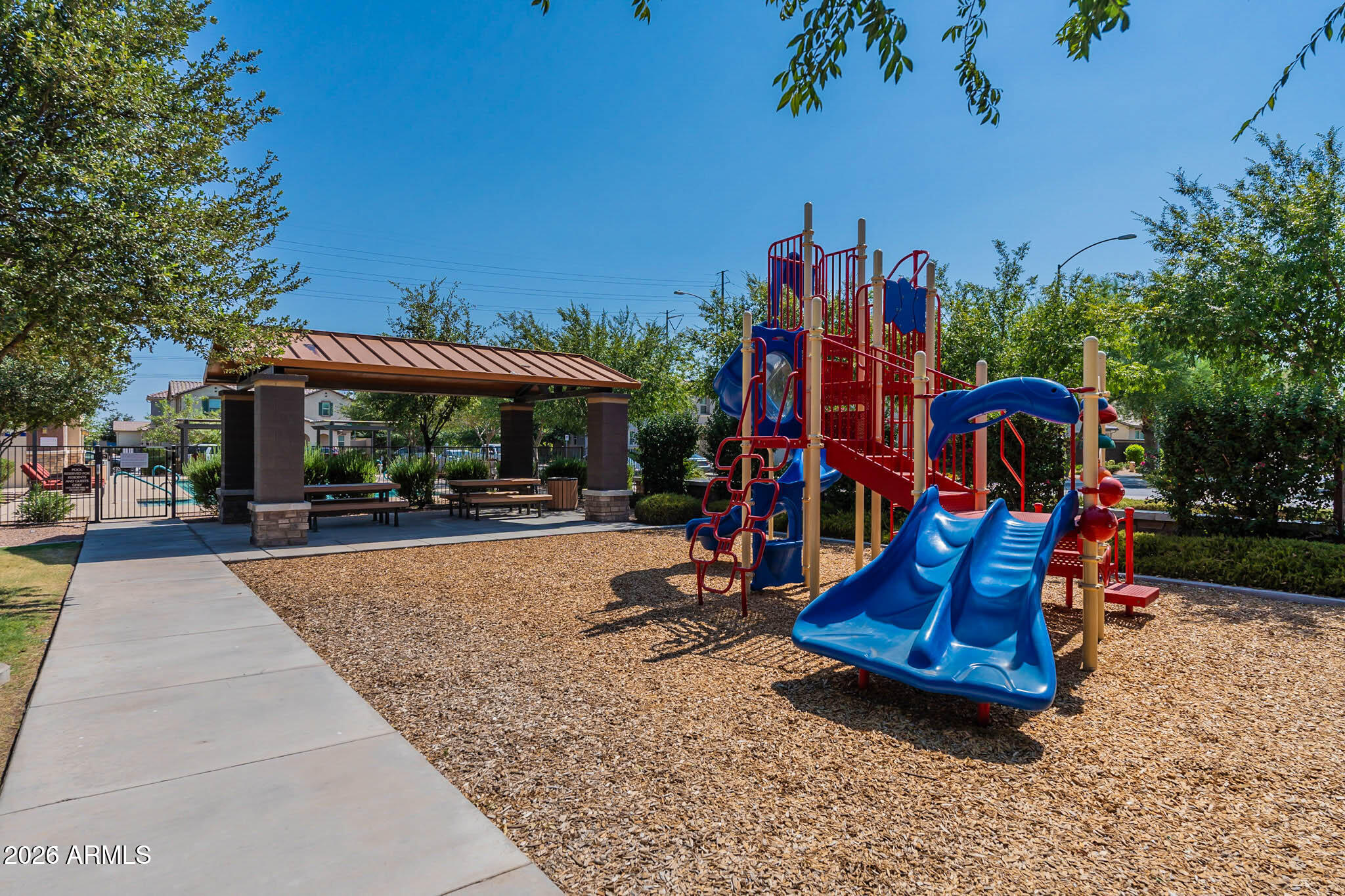 DAHLIA POINTE - Residential