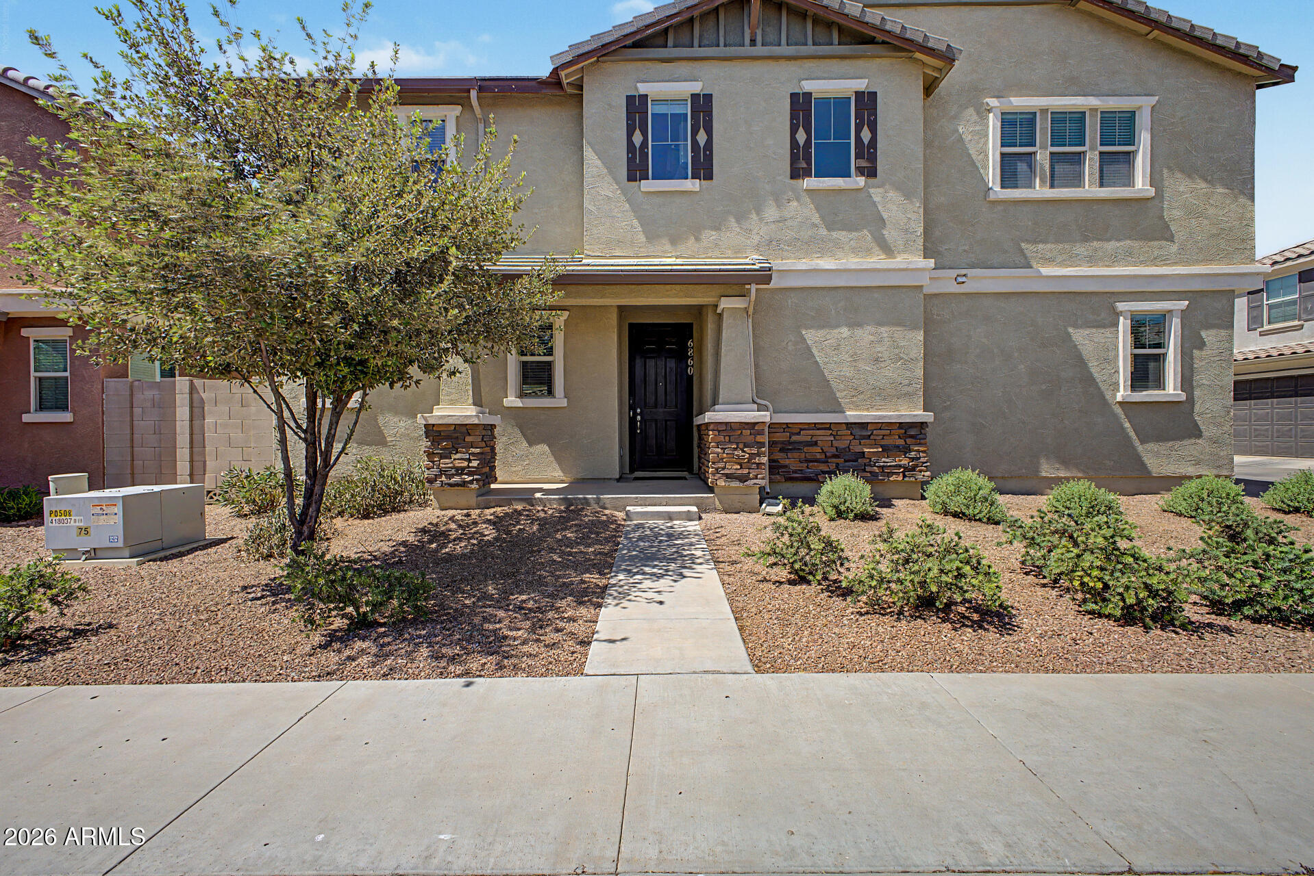 DAHLIA POINTE - Residential