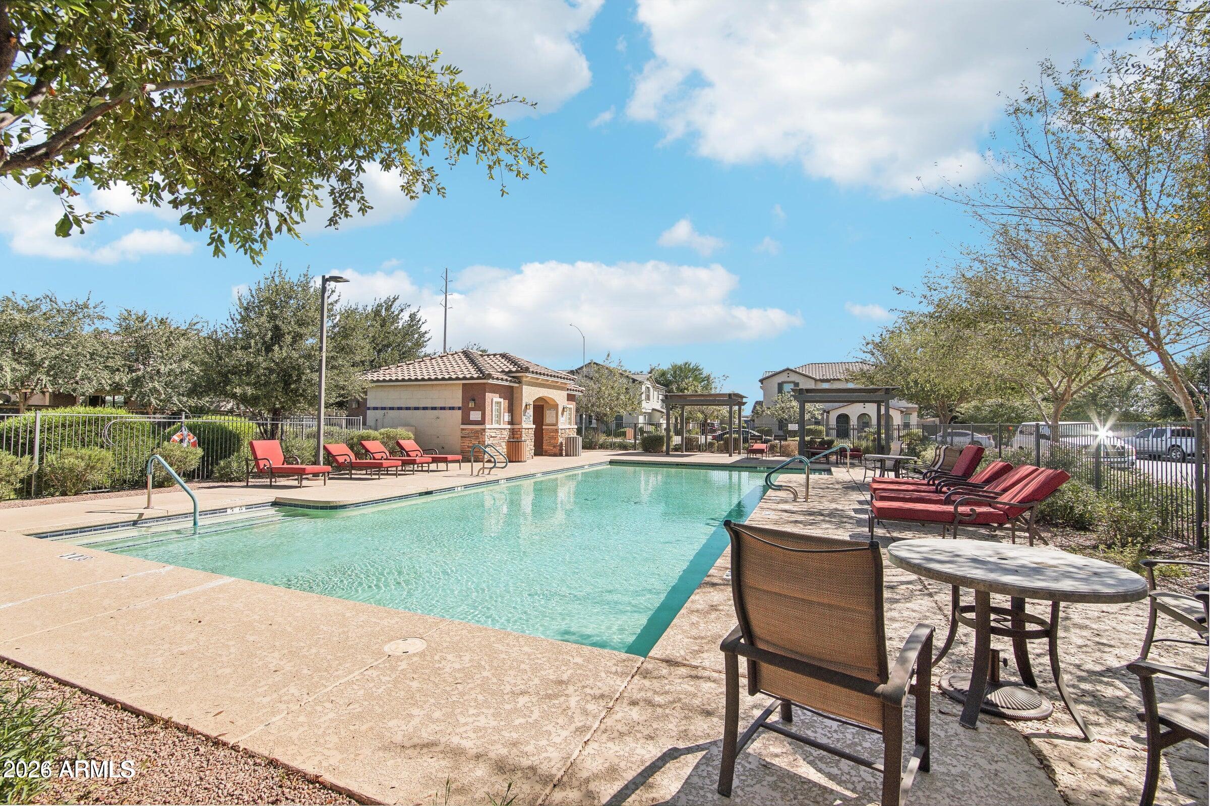 DAHLIA POINTE - Residential