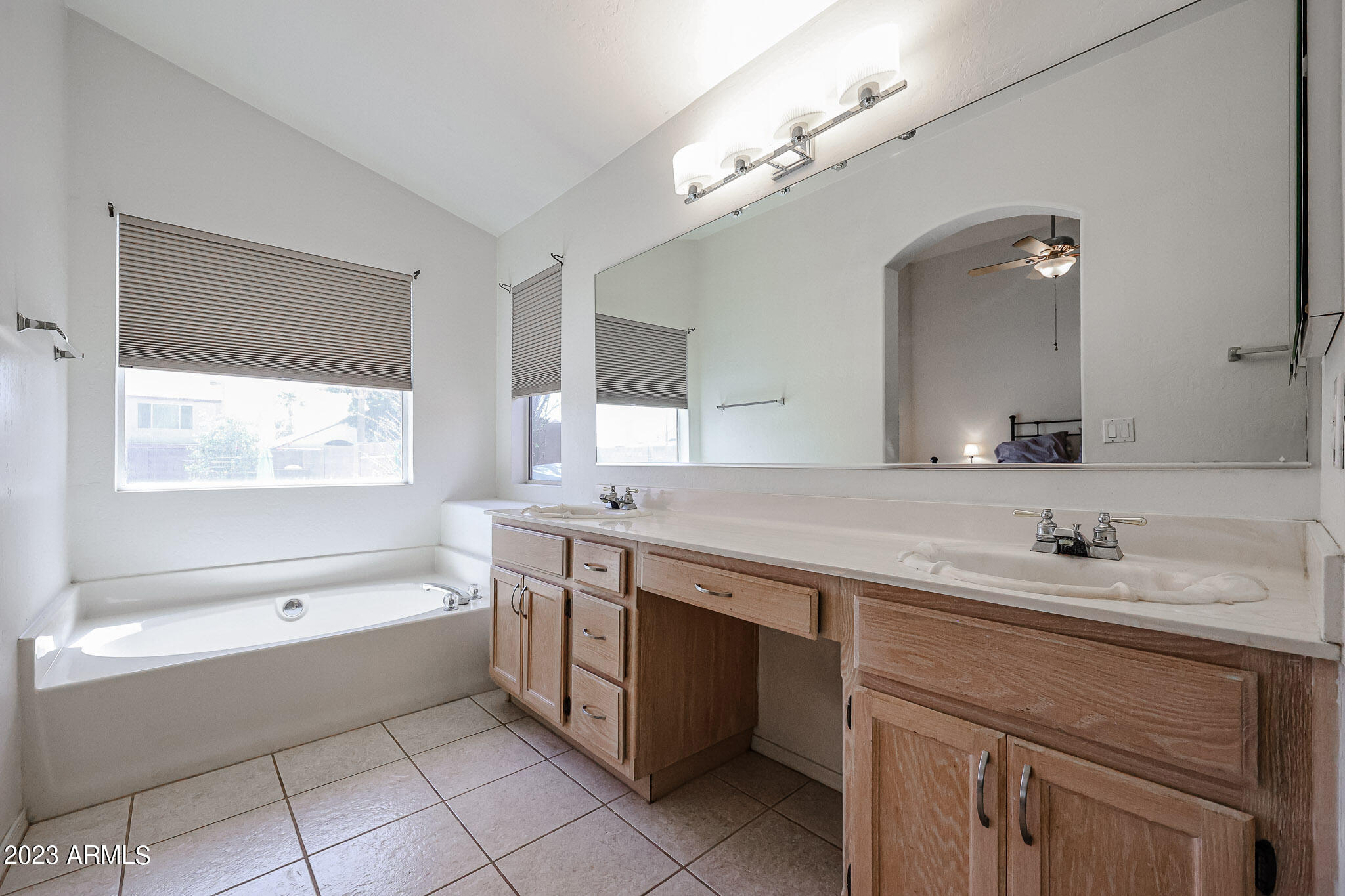 MOONLIGHT GLEN - Residential