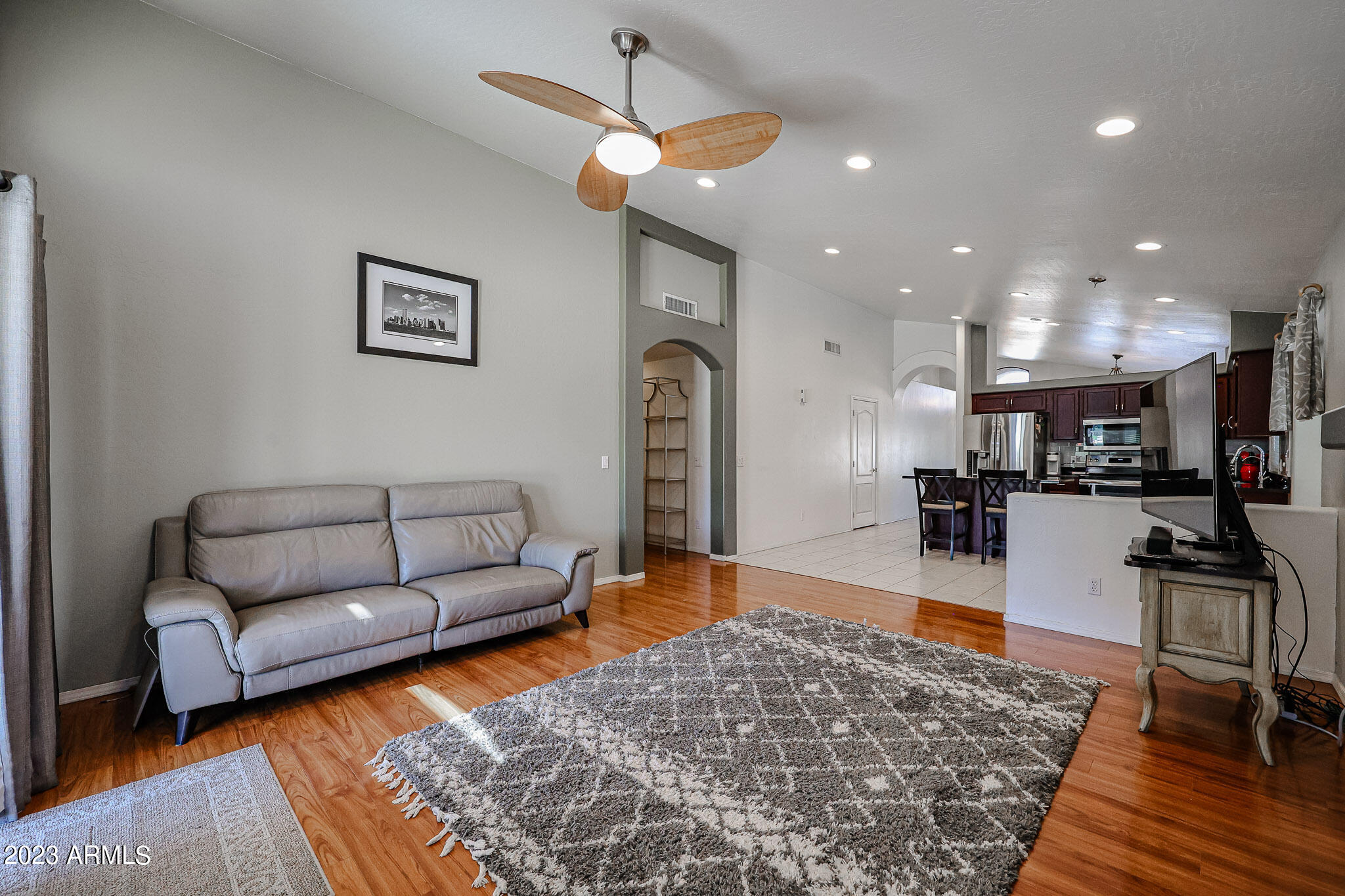 MOONLIGHT GLEN - Residential