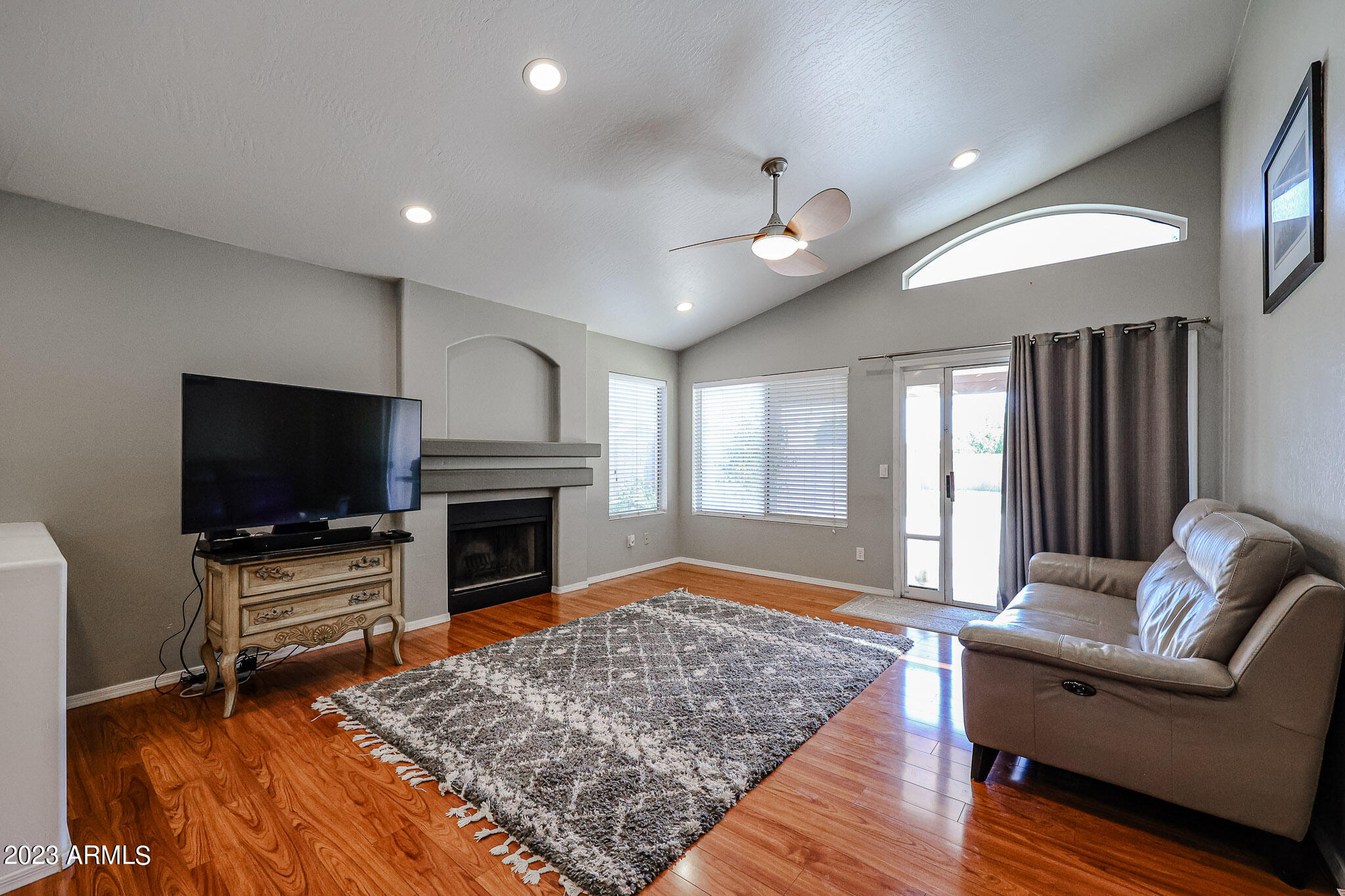 MOONLIGHT GLEN - Residential