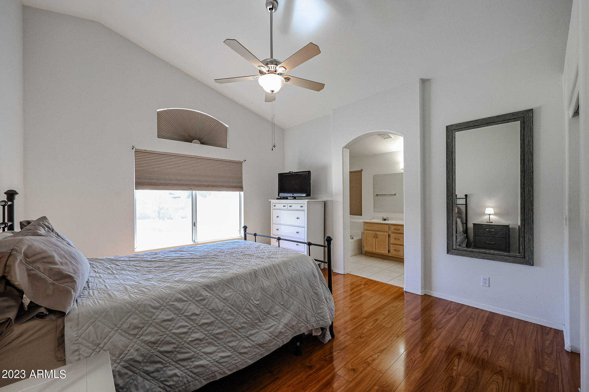 MOONLIGHT GLEN - Residential