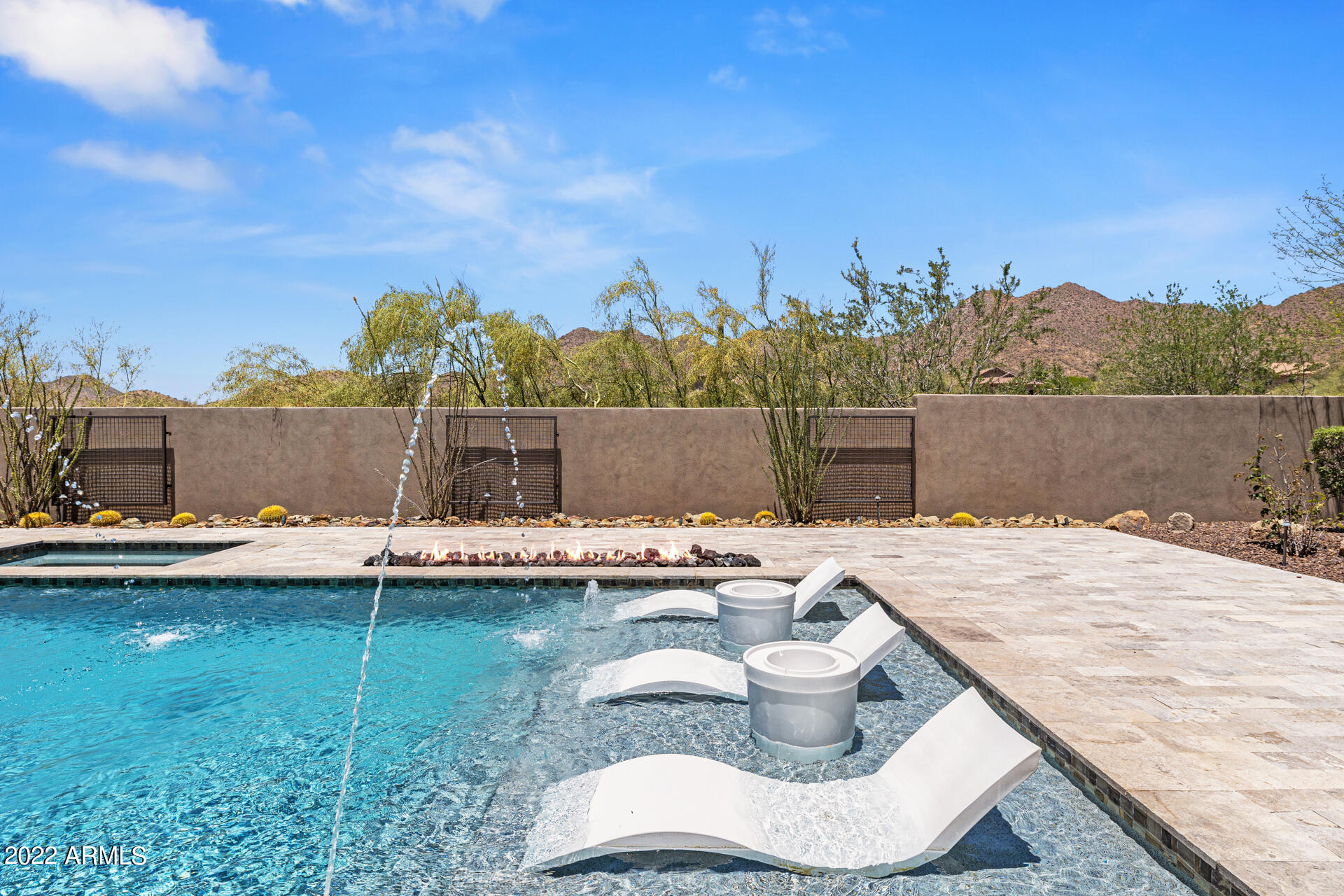 SIERRA HILLS - Residential