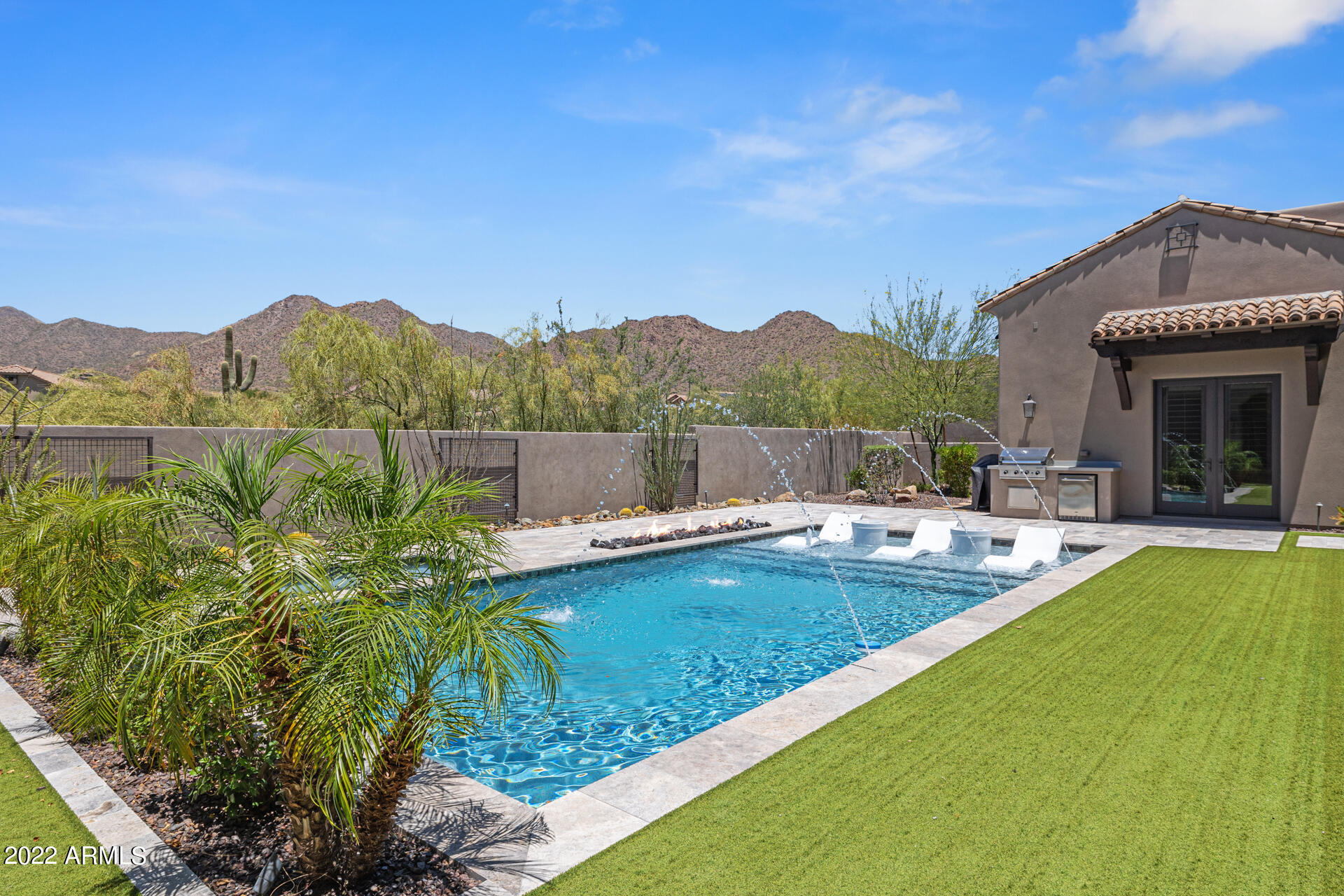 SIERRA HILLS - Residential