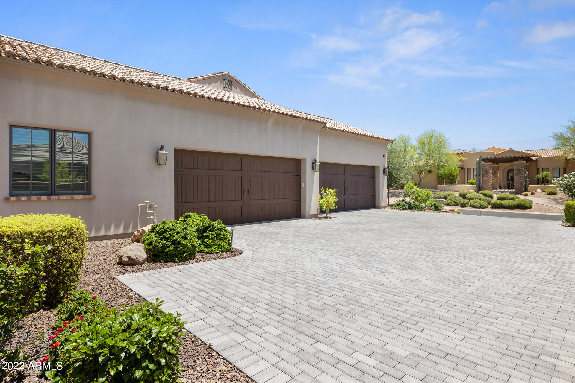 SIERRA HILLS - Residential