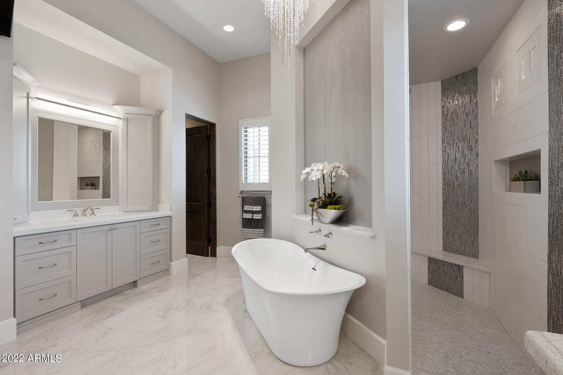 SIERRA HILLS - Residential
