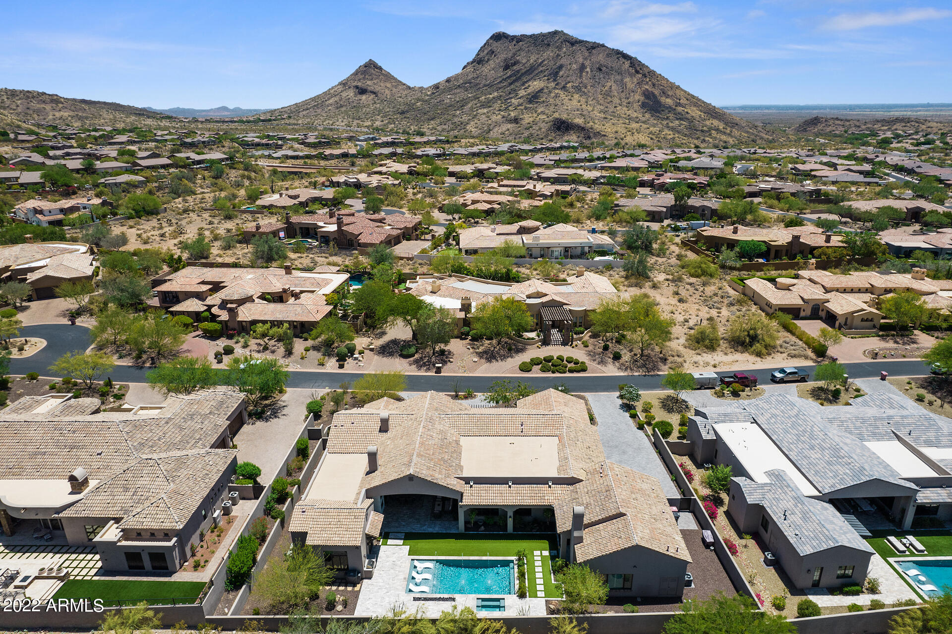 SIERRA HILLS - Residential