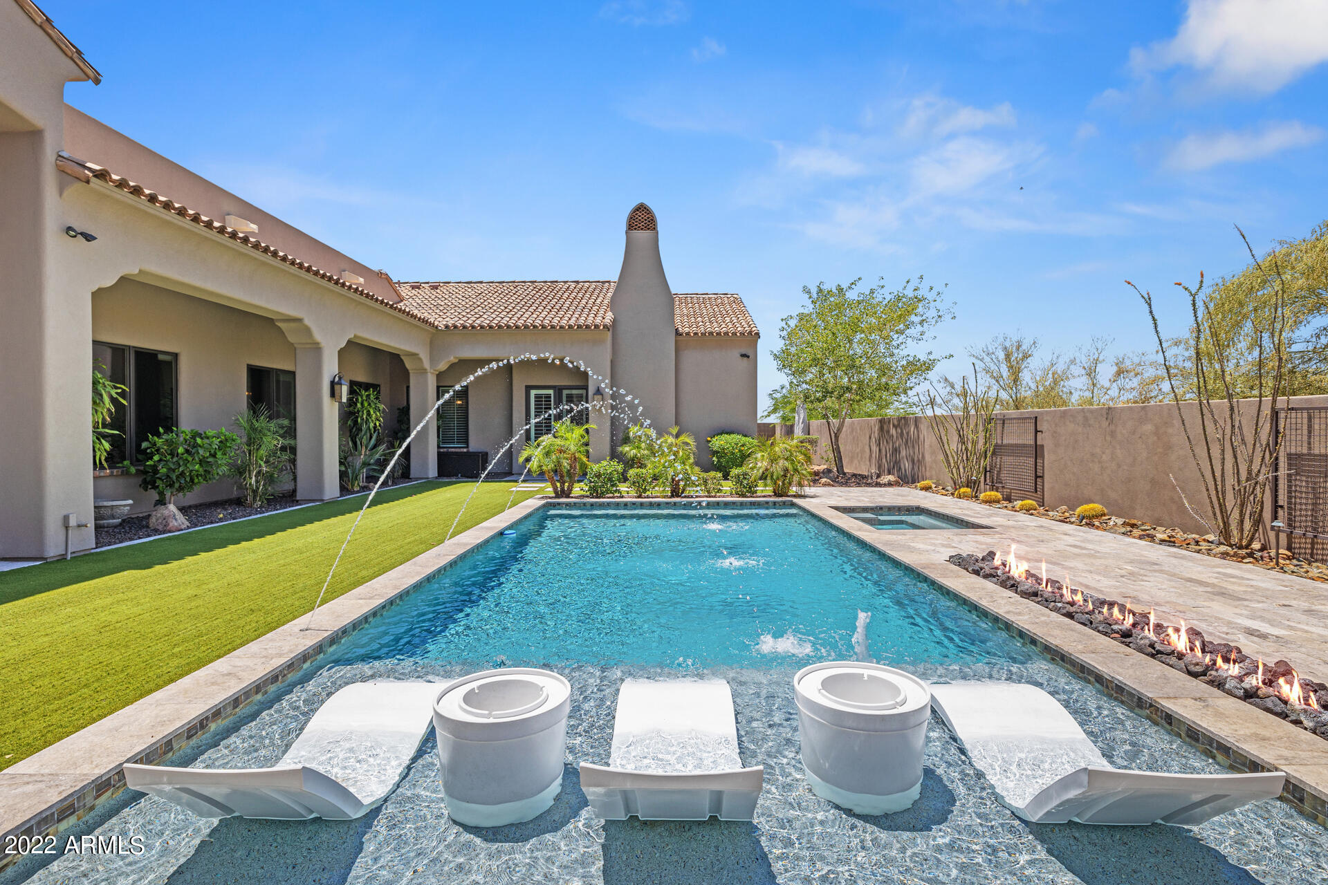 SIERRA HILLS - Residential
