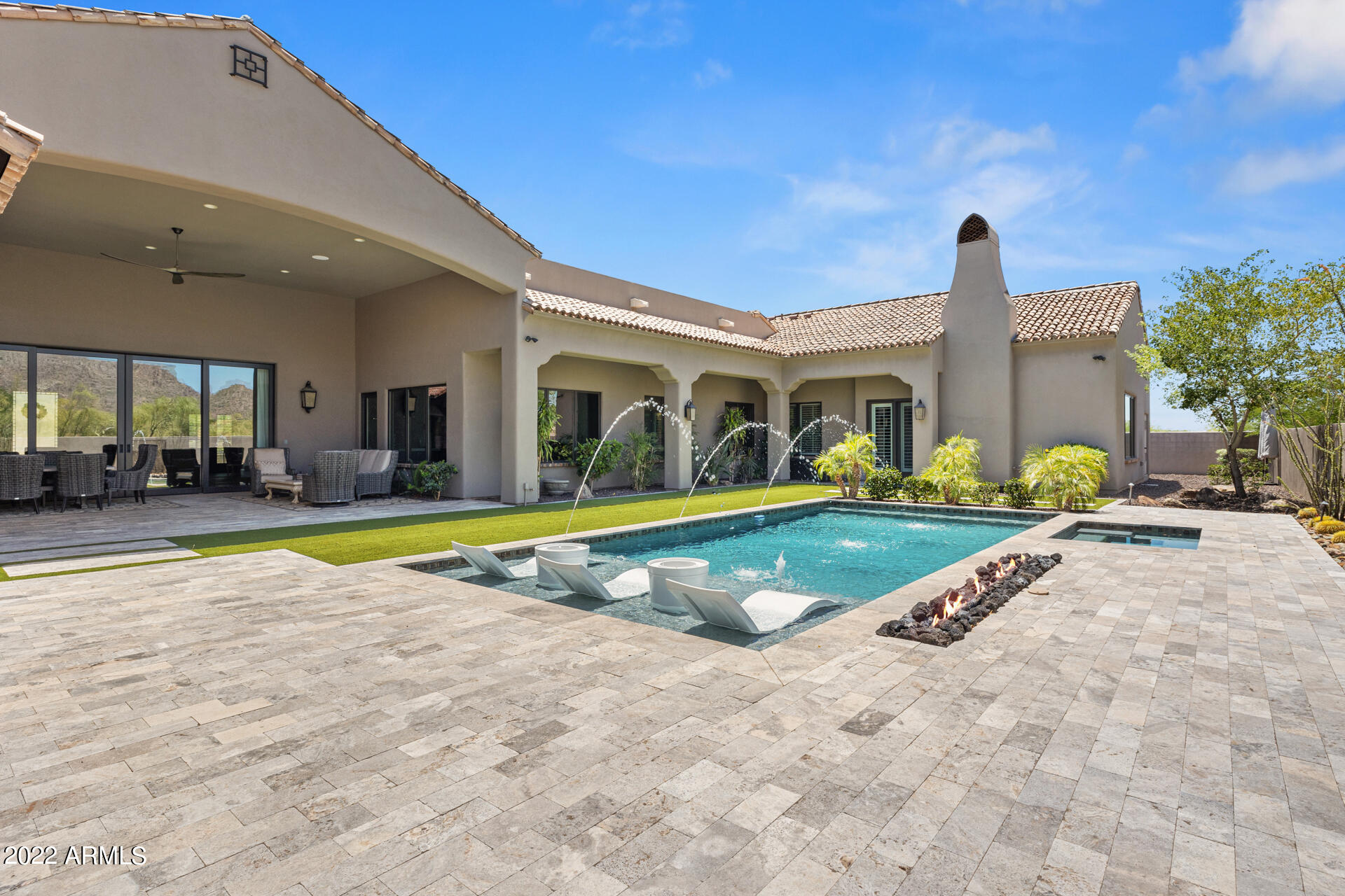 SIERRA HILLS - Residential