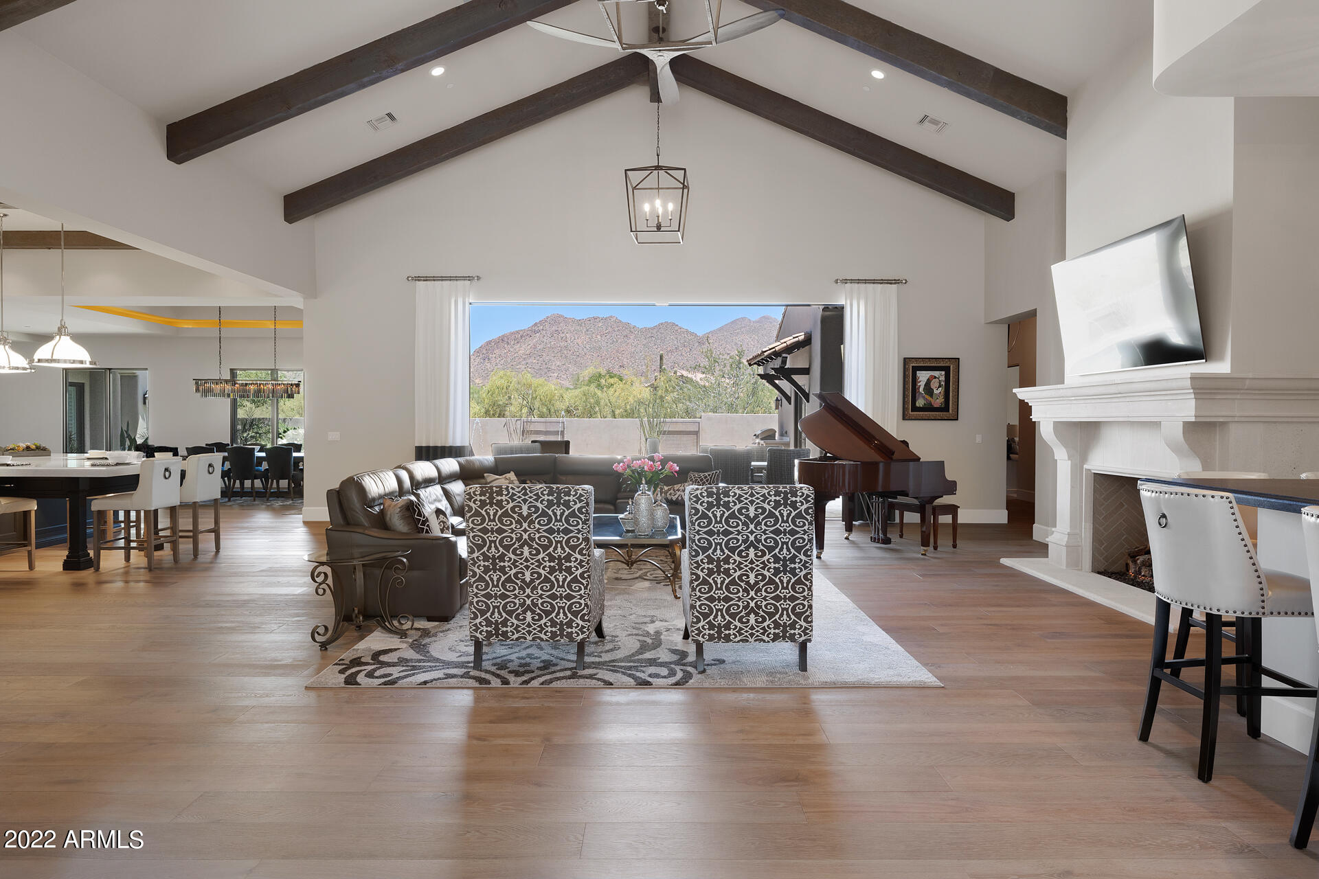 SIERRA HILLS - Residential