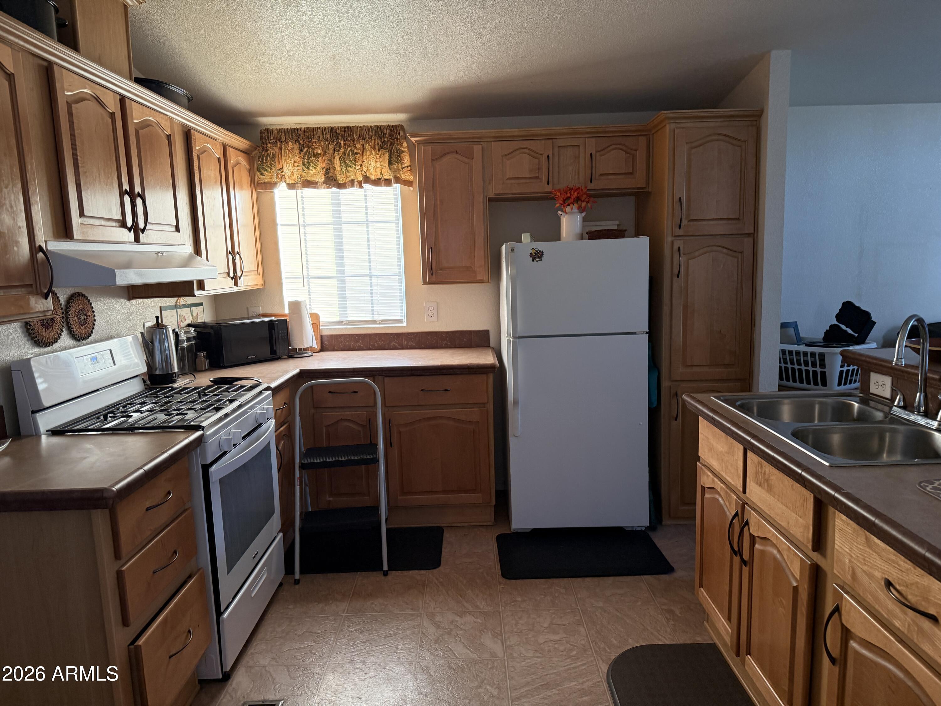 ESCAPEES AT NORTH RANCH - Residential