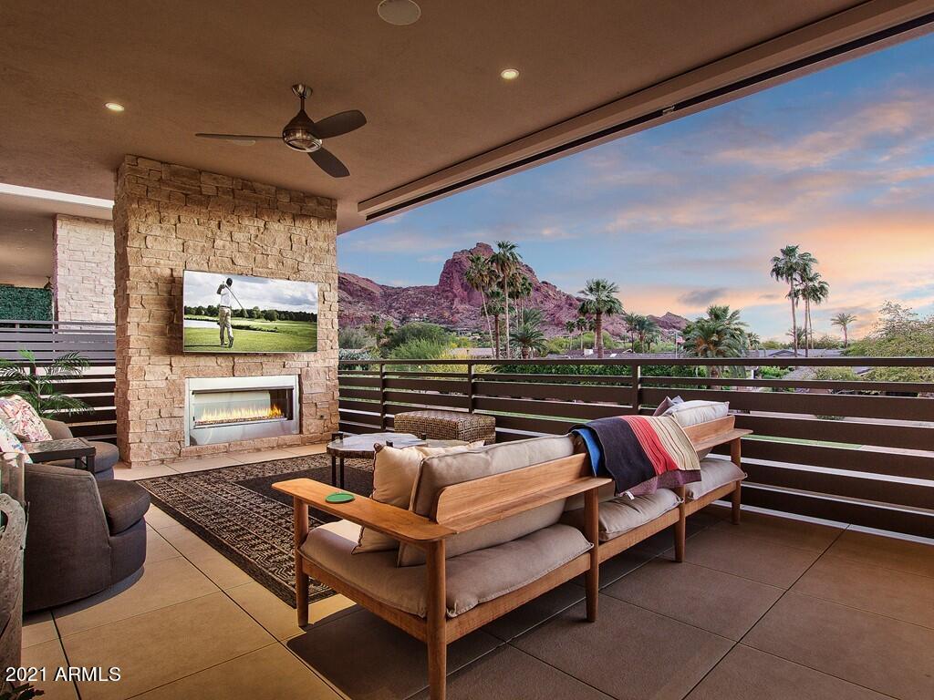 VILLAS AT MOUNTAIN SHADOWS CONDOMINIUMS 2 AMD - Residential