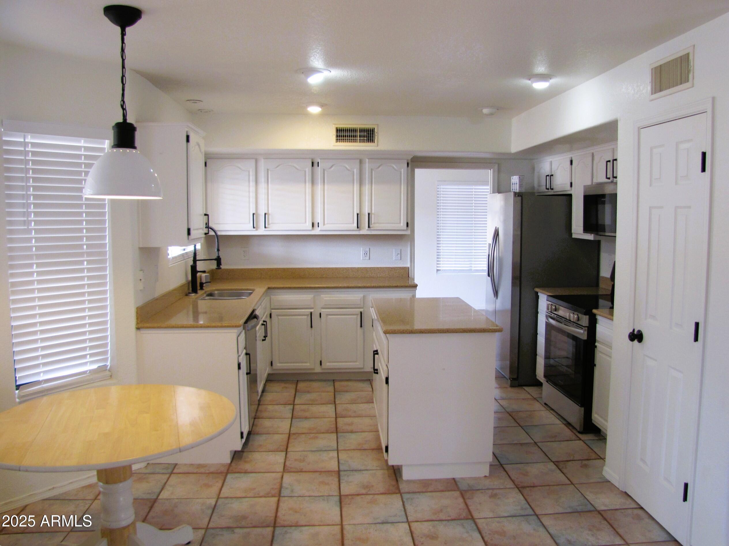 FOOTHILLS RANCH PHASE 1 - Residential Lease
