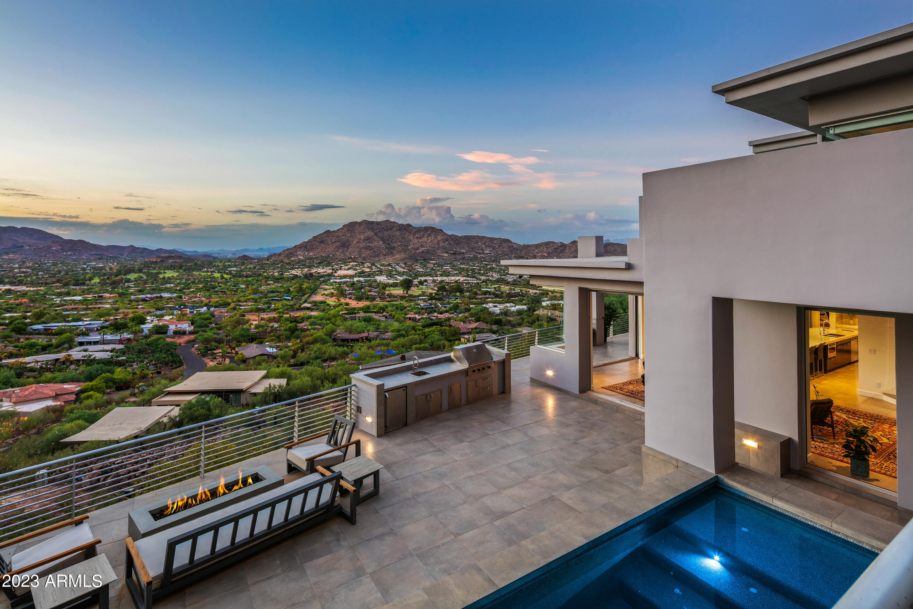 STONE CANYON EAST - Residential