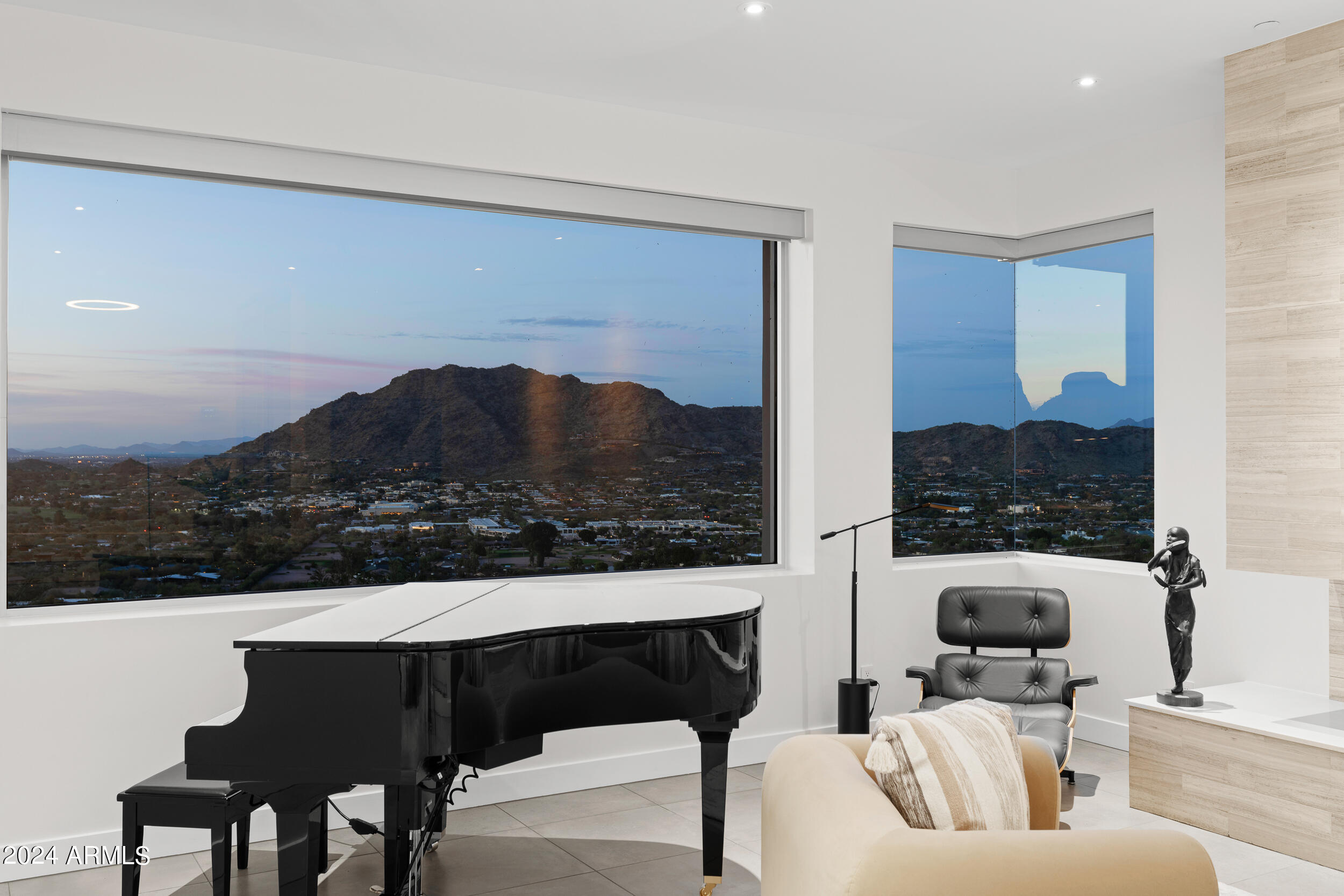 STONE CANYON EAST - Residential