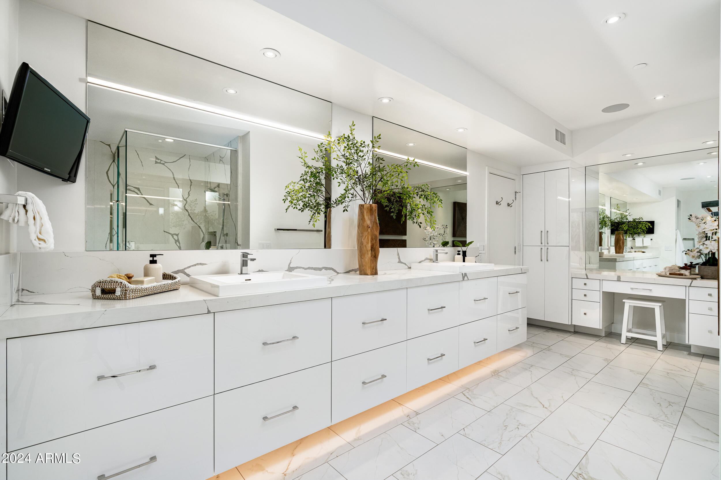 STONE CANYON EAST - Residential