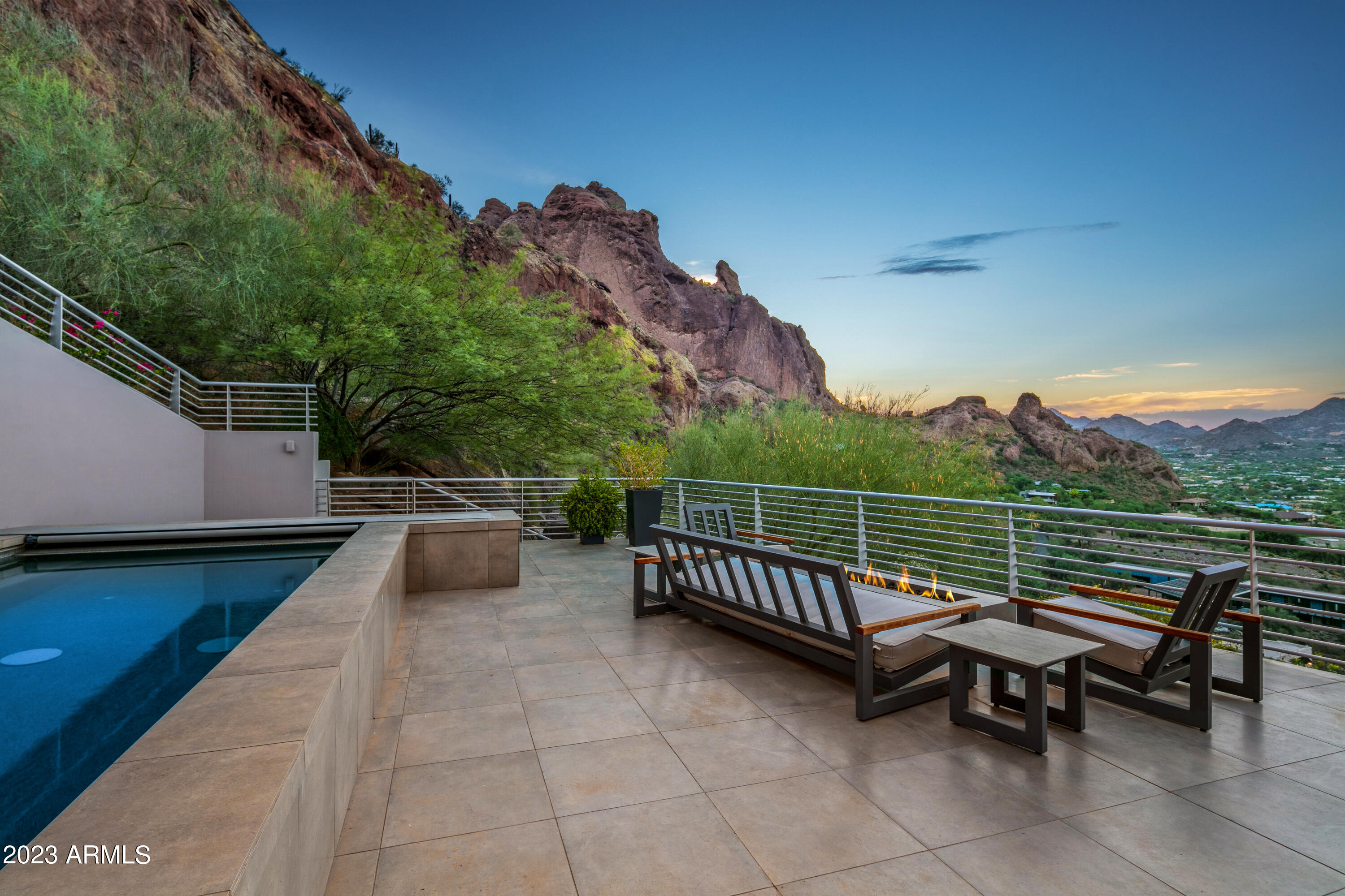 STONE CANYON EAST - Residential