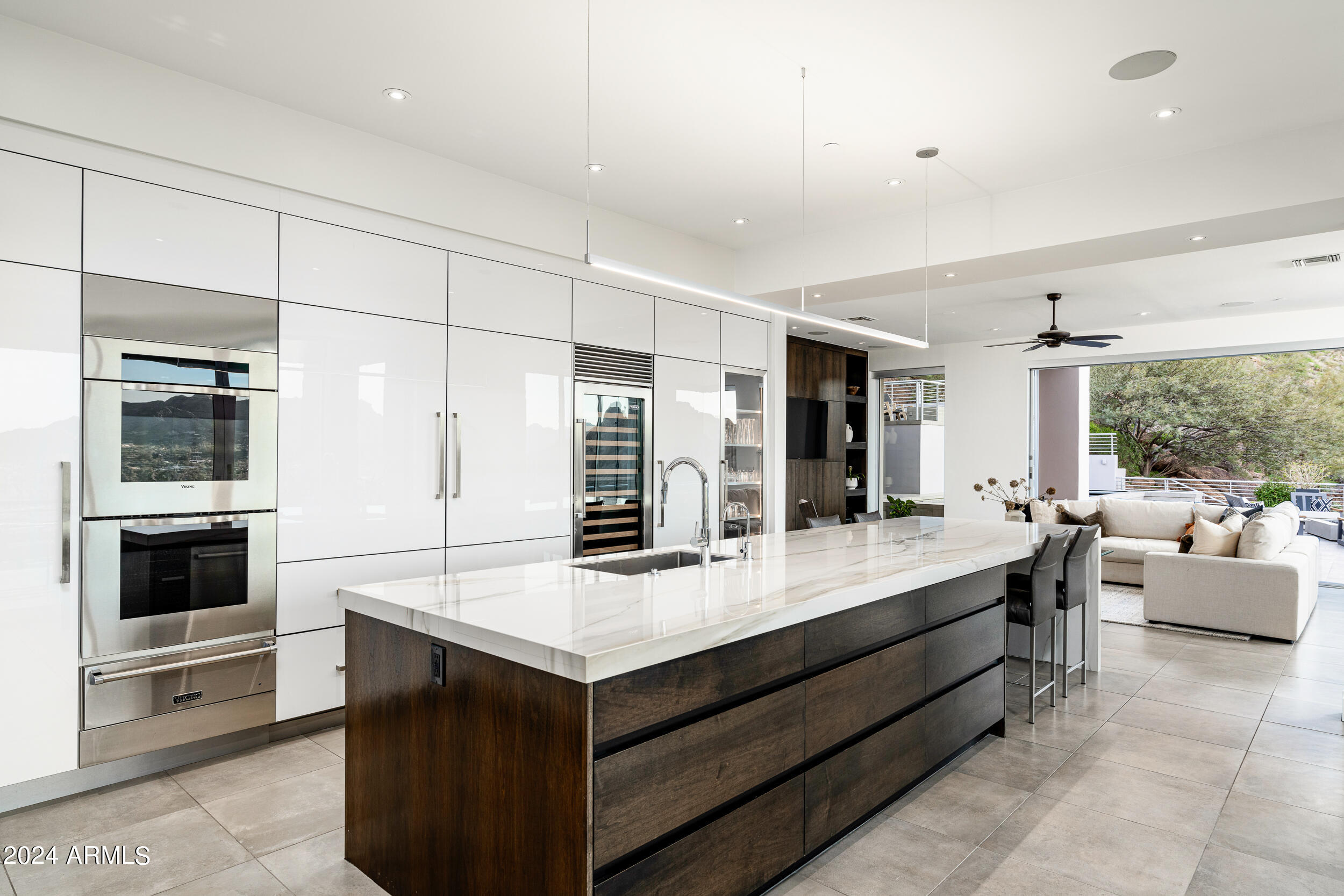 STONE CANYON EAST - Residential