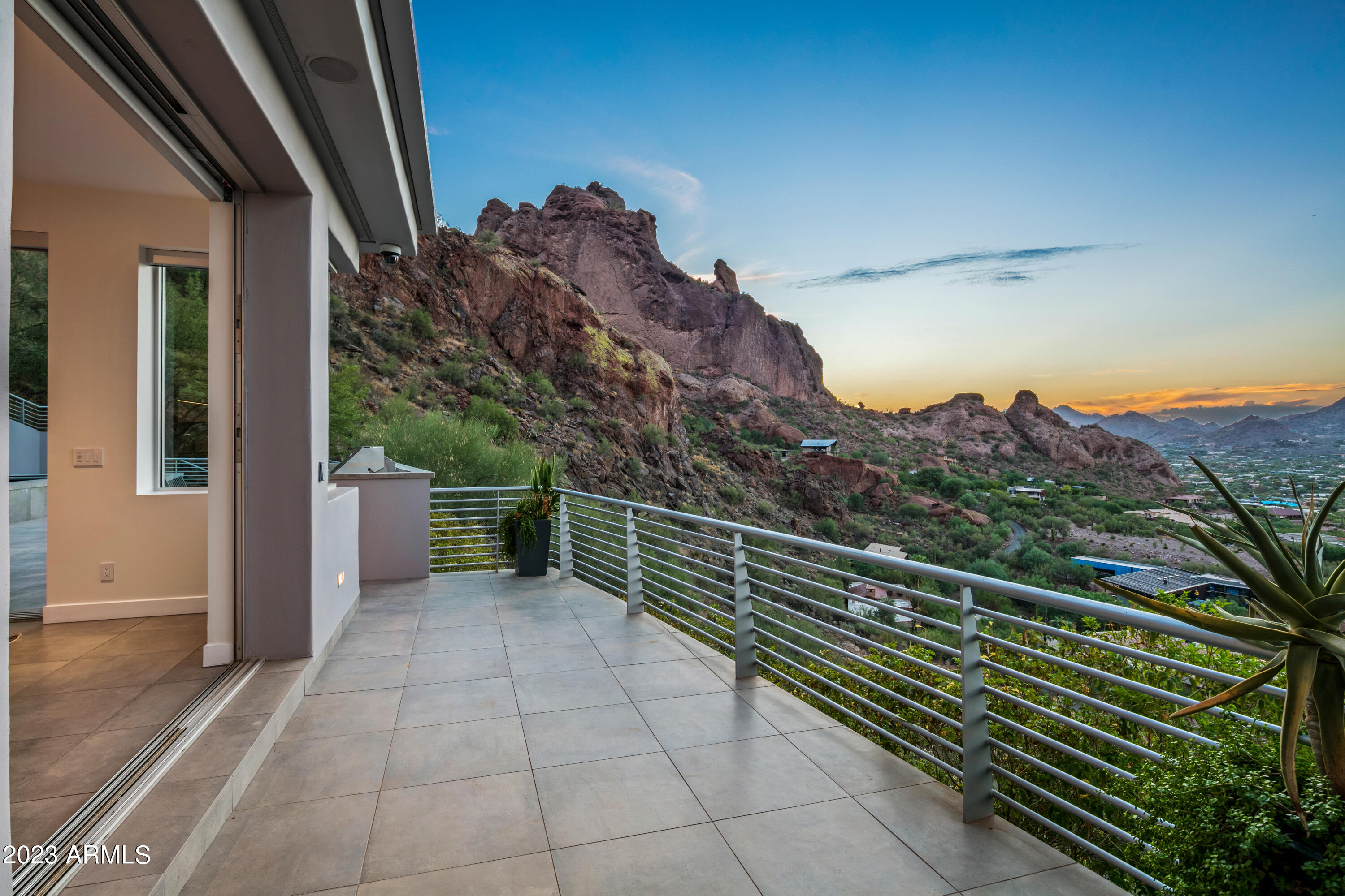 STONE CANYON EAST - Residential